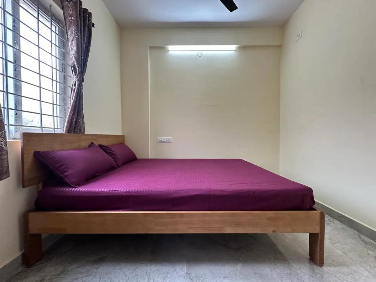Cozy 1bhk With Lift 403 *