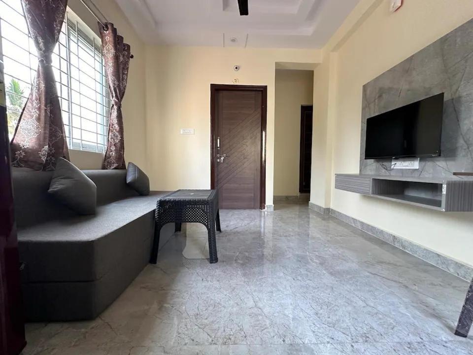 Cozy 1bhk With Lift 403 * Bangalore