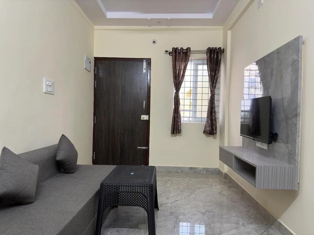 Apartment Cozy 1bhk With Lift 202 Bangalore
