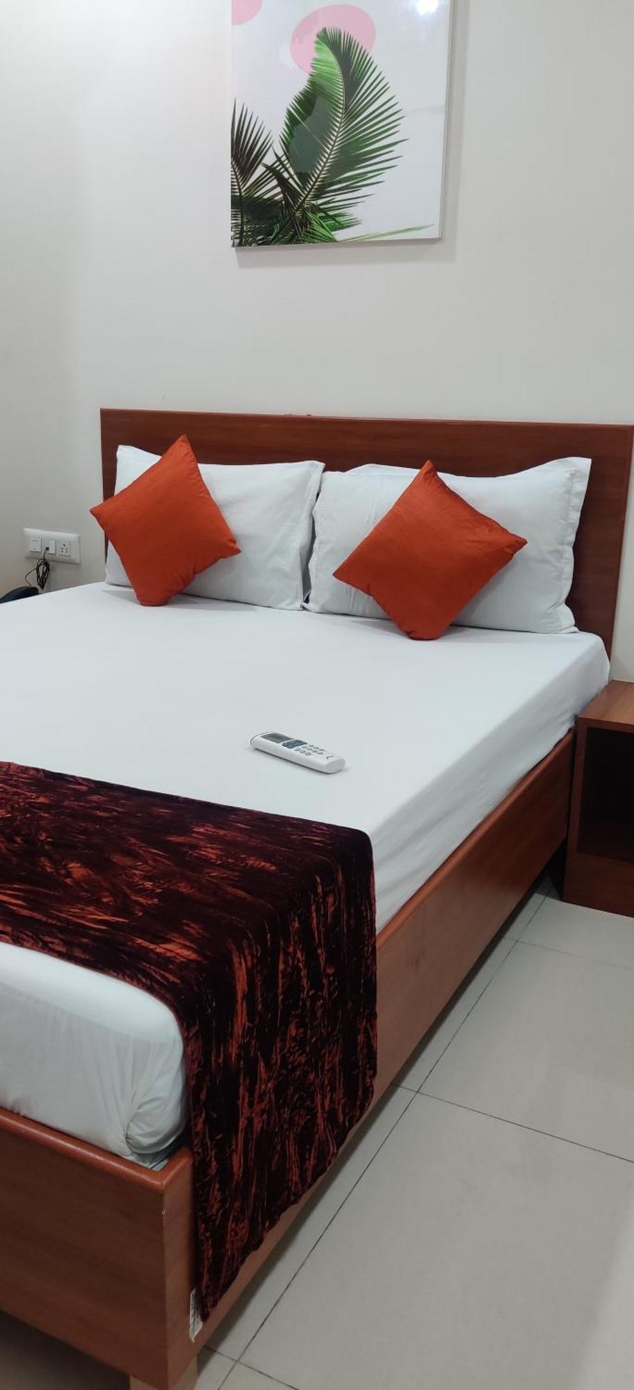 Mulberry Hotel 2*