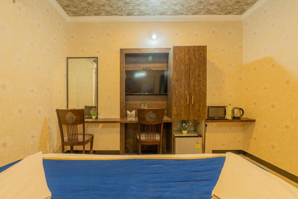 Seasons - Jp Nagar Hotel