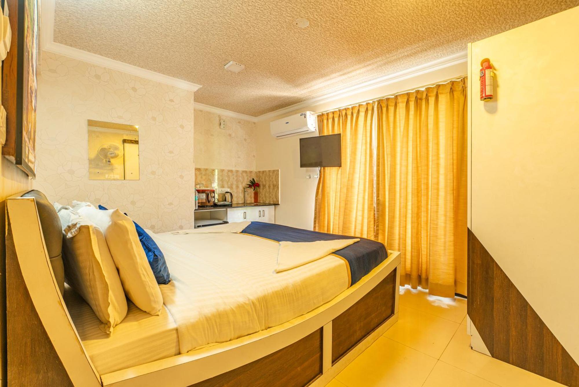 Seasons - Jp Nagar Hotel 3*