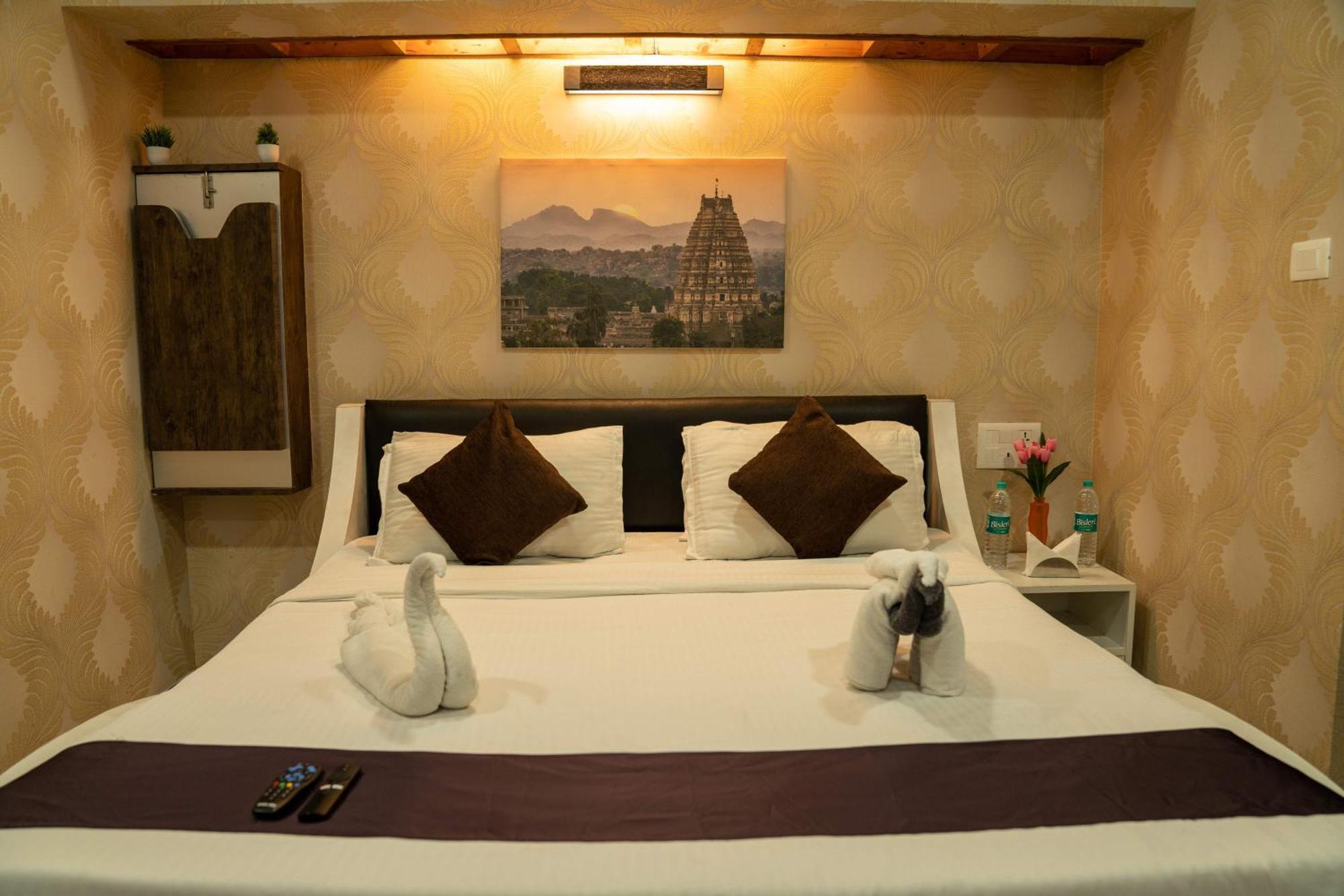 Seasons - Jp Nagar Hotel