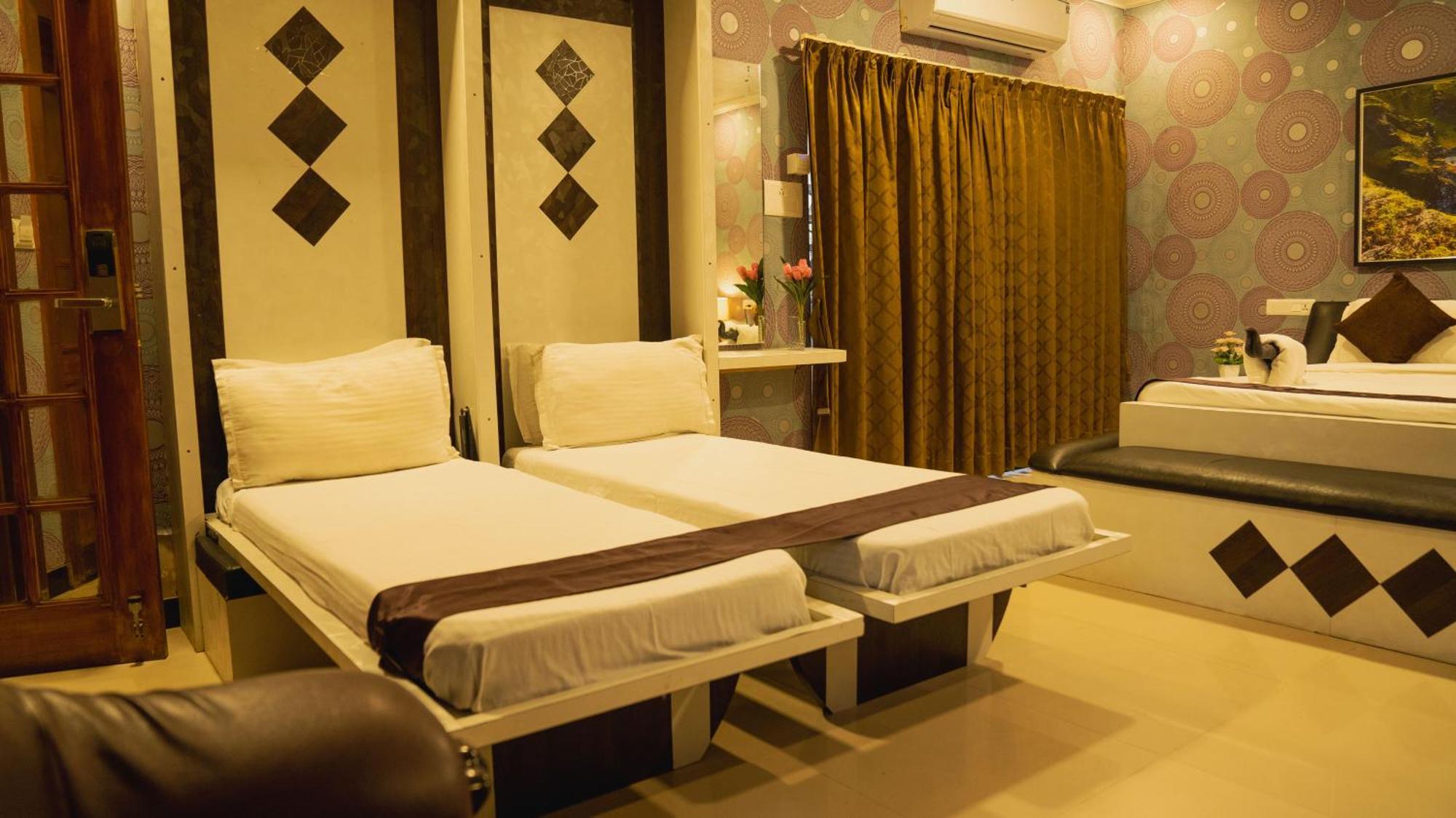 Seasons - Jp Nagar Hotel
