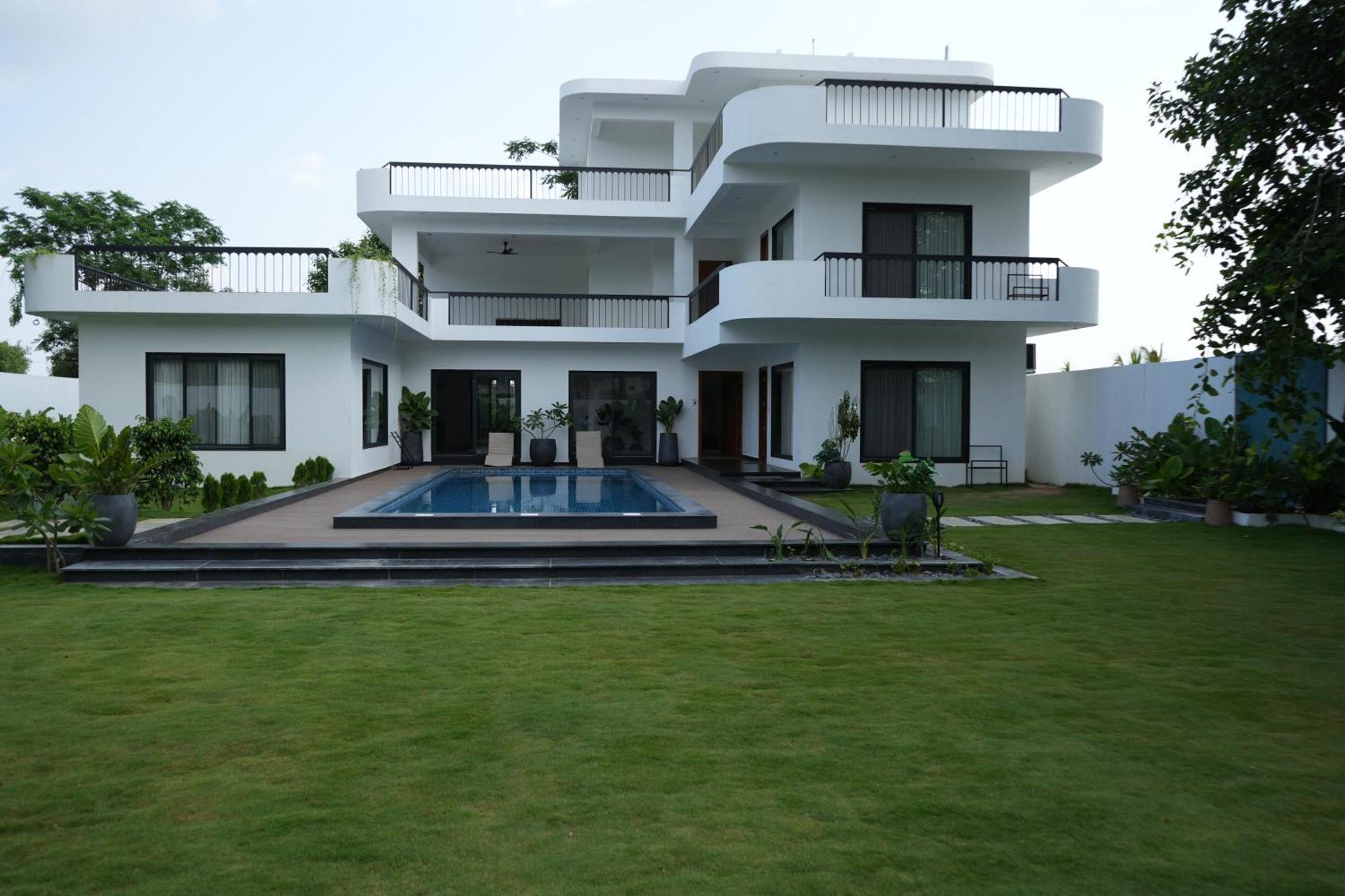 Heliconia Villa