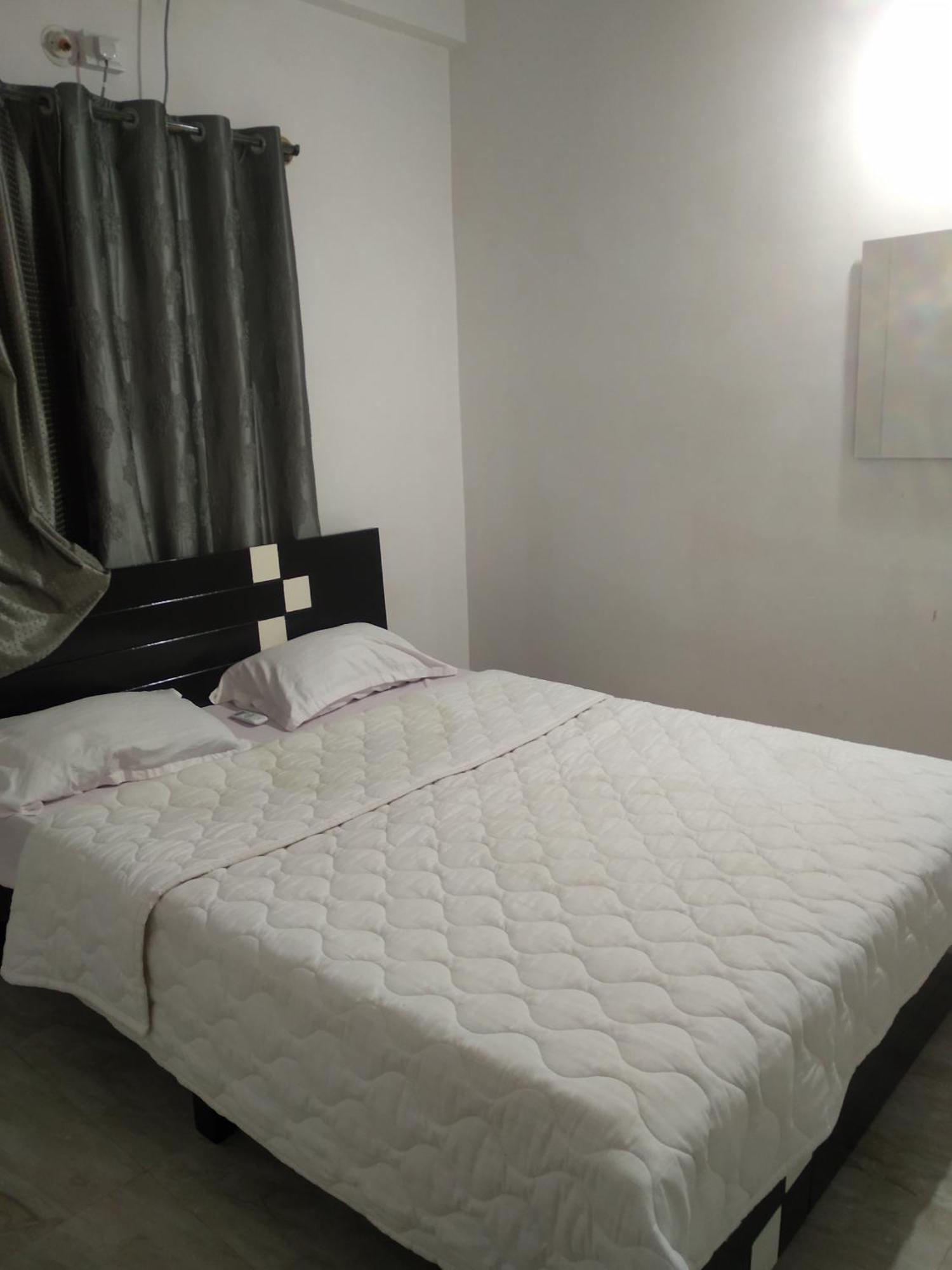 Elite 2bhk Service Apartment