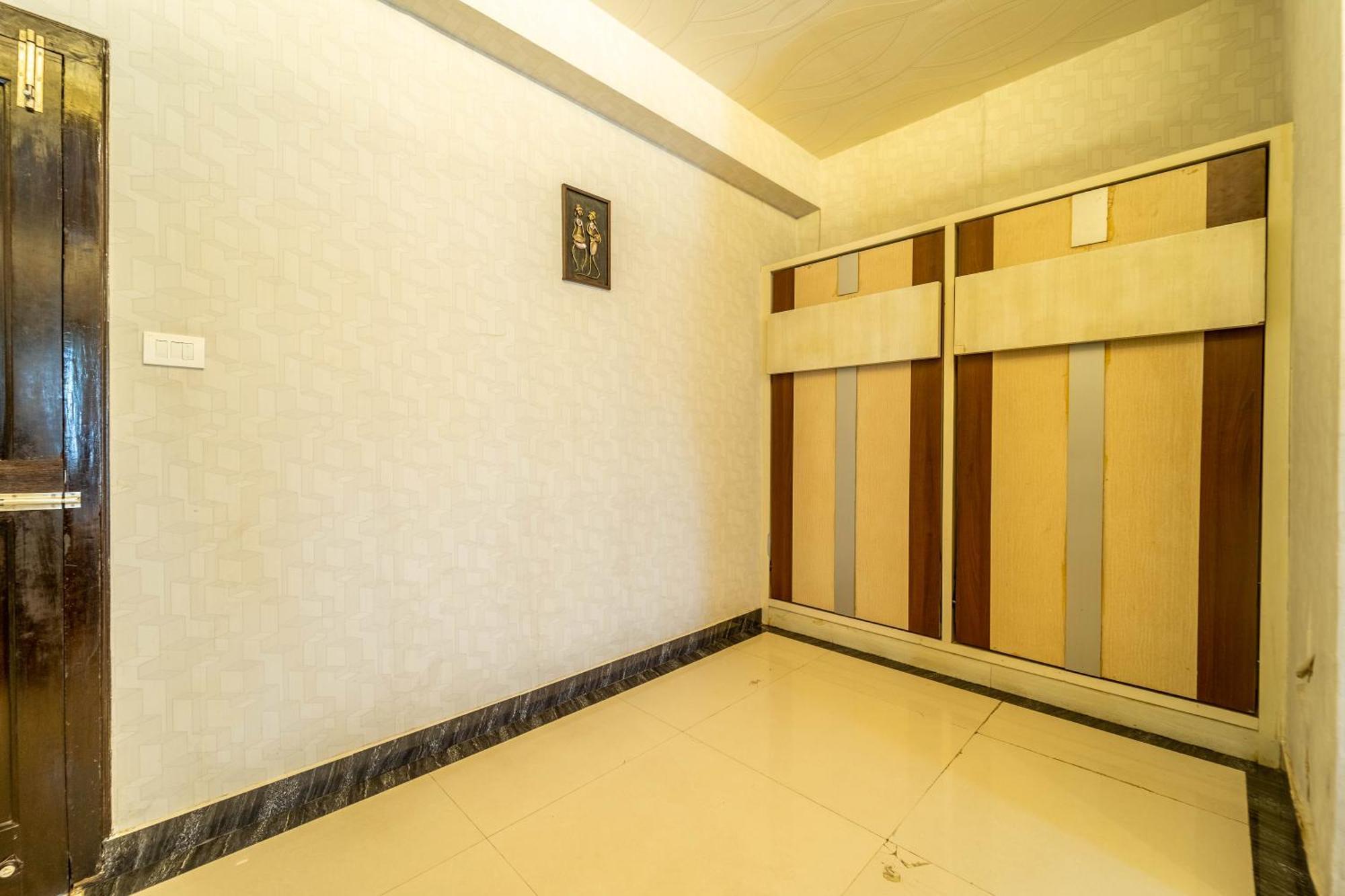 Hotel Seasons Koramangala 3*