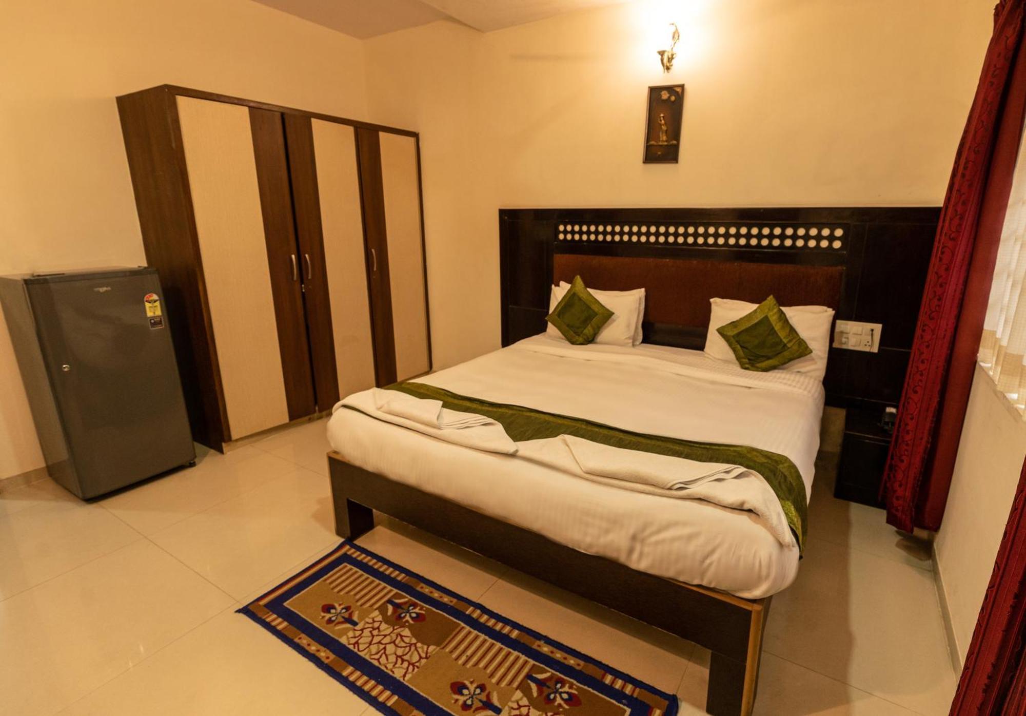 Hotel Seasons Koramangala Bangalore