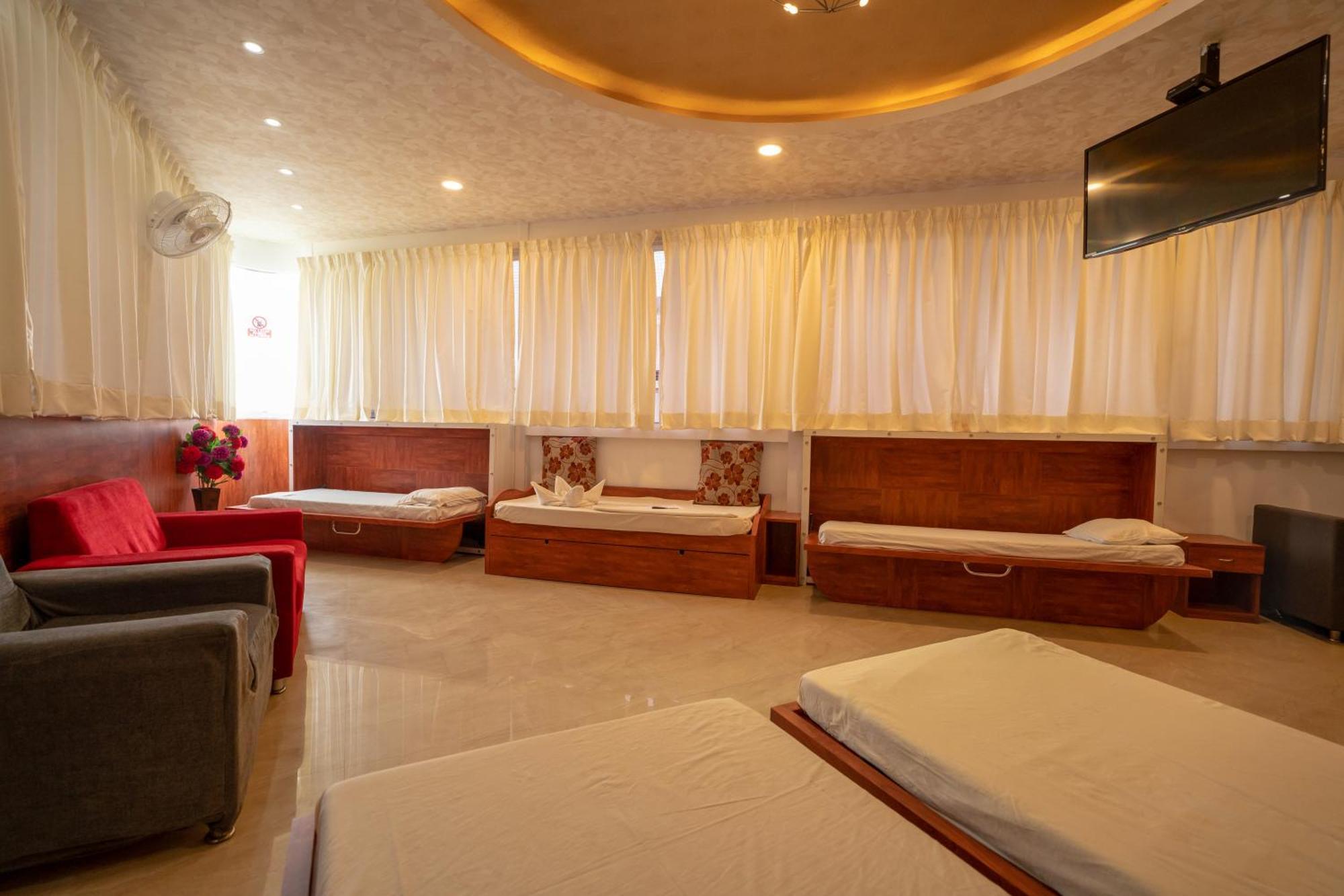 Hotel Seasons Koramangala