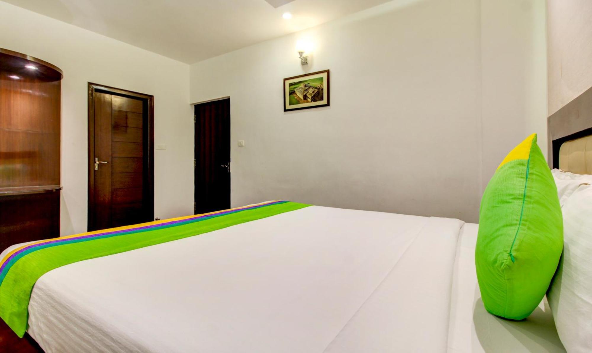 Hotel Treebo The Sai Leela R T Nagar Bangalore
