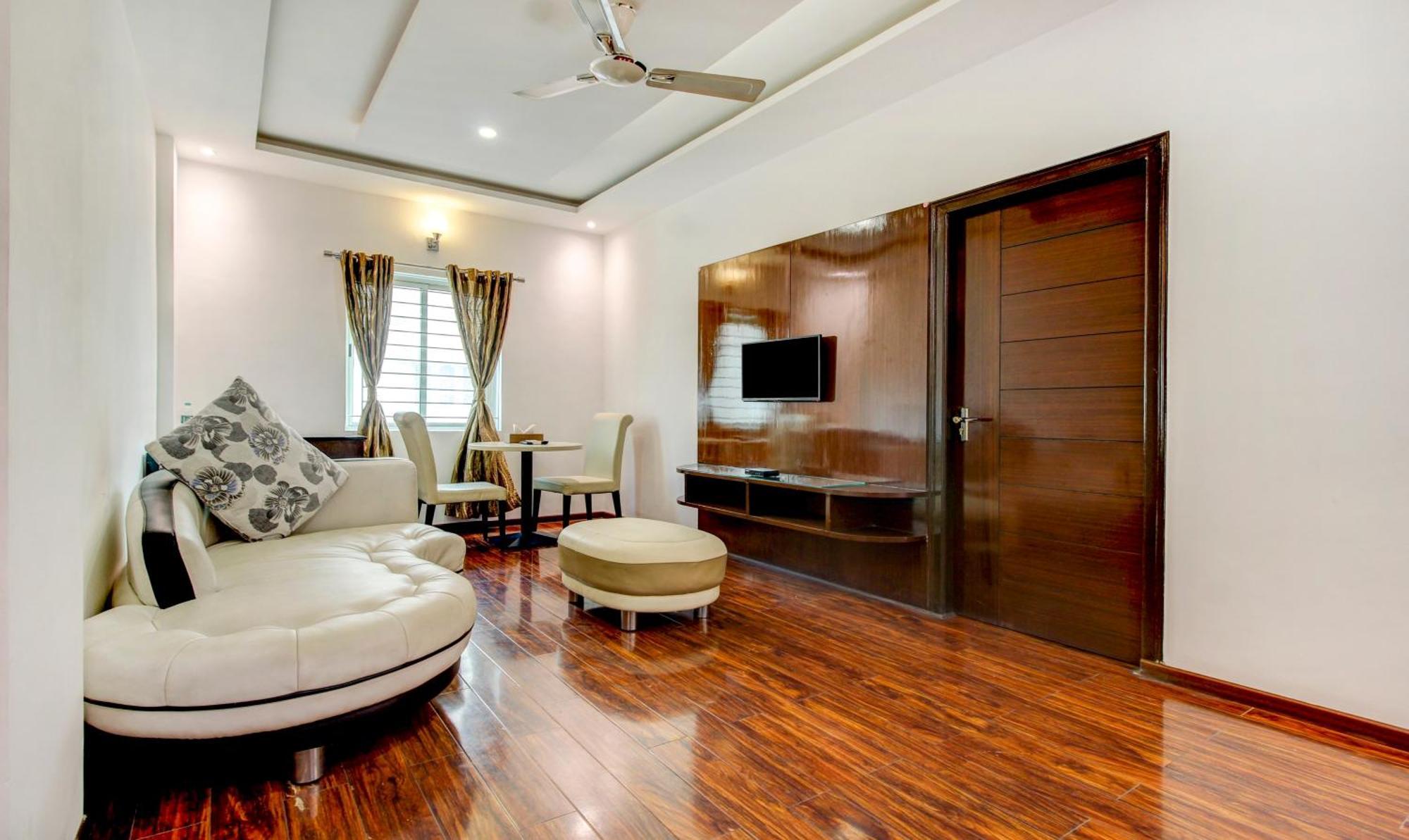Hotel Treebo The Sai Leela R T Nagar
