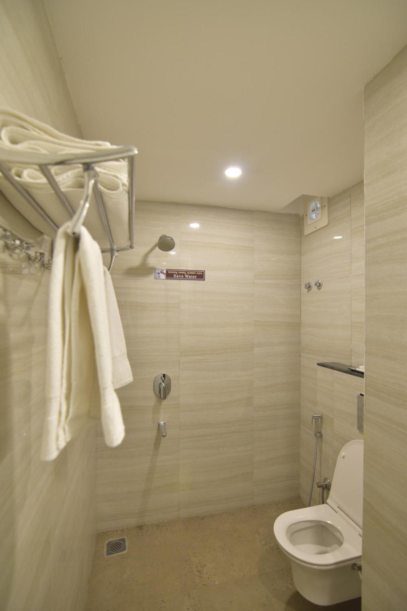 Hotel Dasya - Formerly The Business