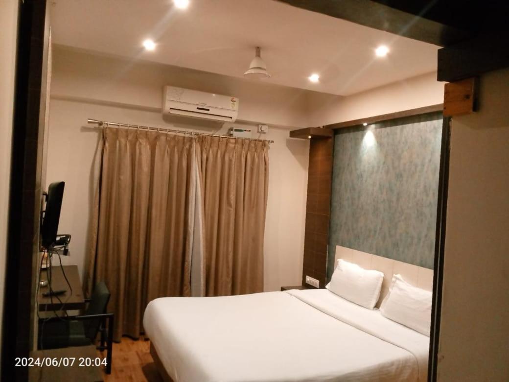 Hotel Sandalwood 2*