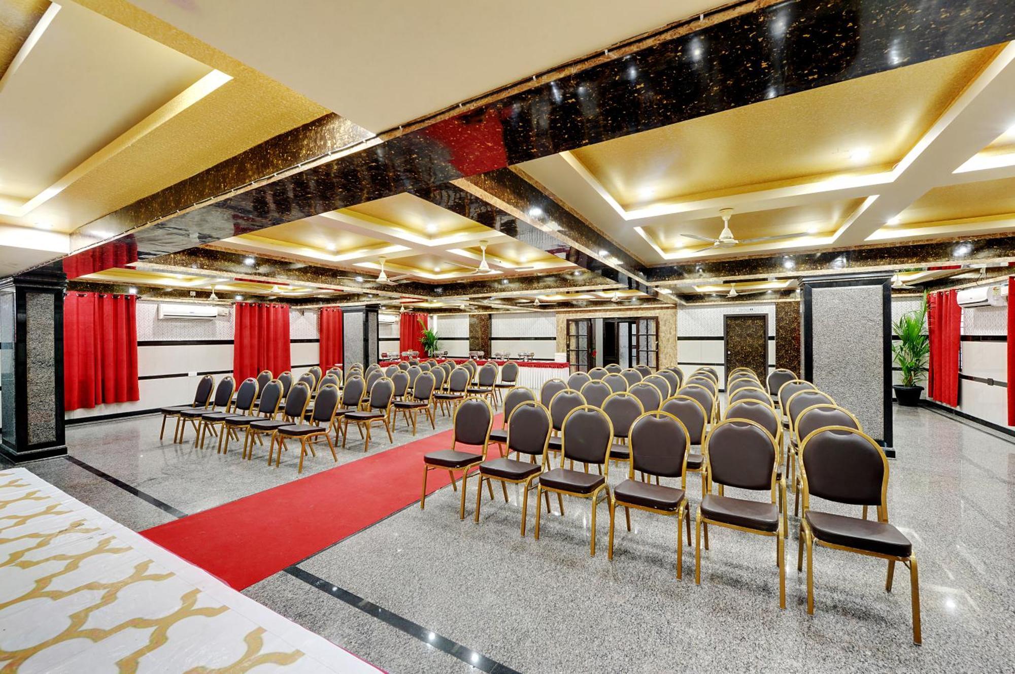 Hotel Vista Suites,