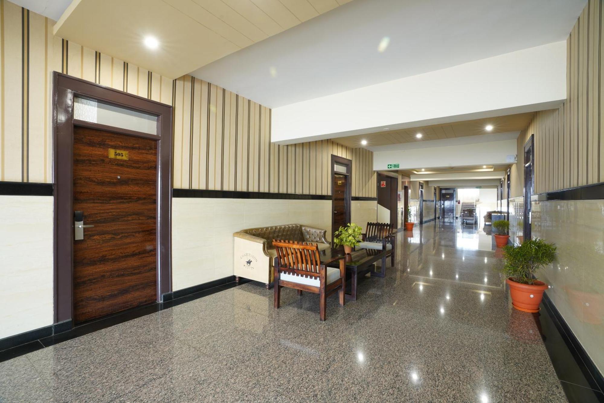 Hotel Vista Suites, 3*
