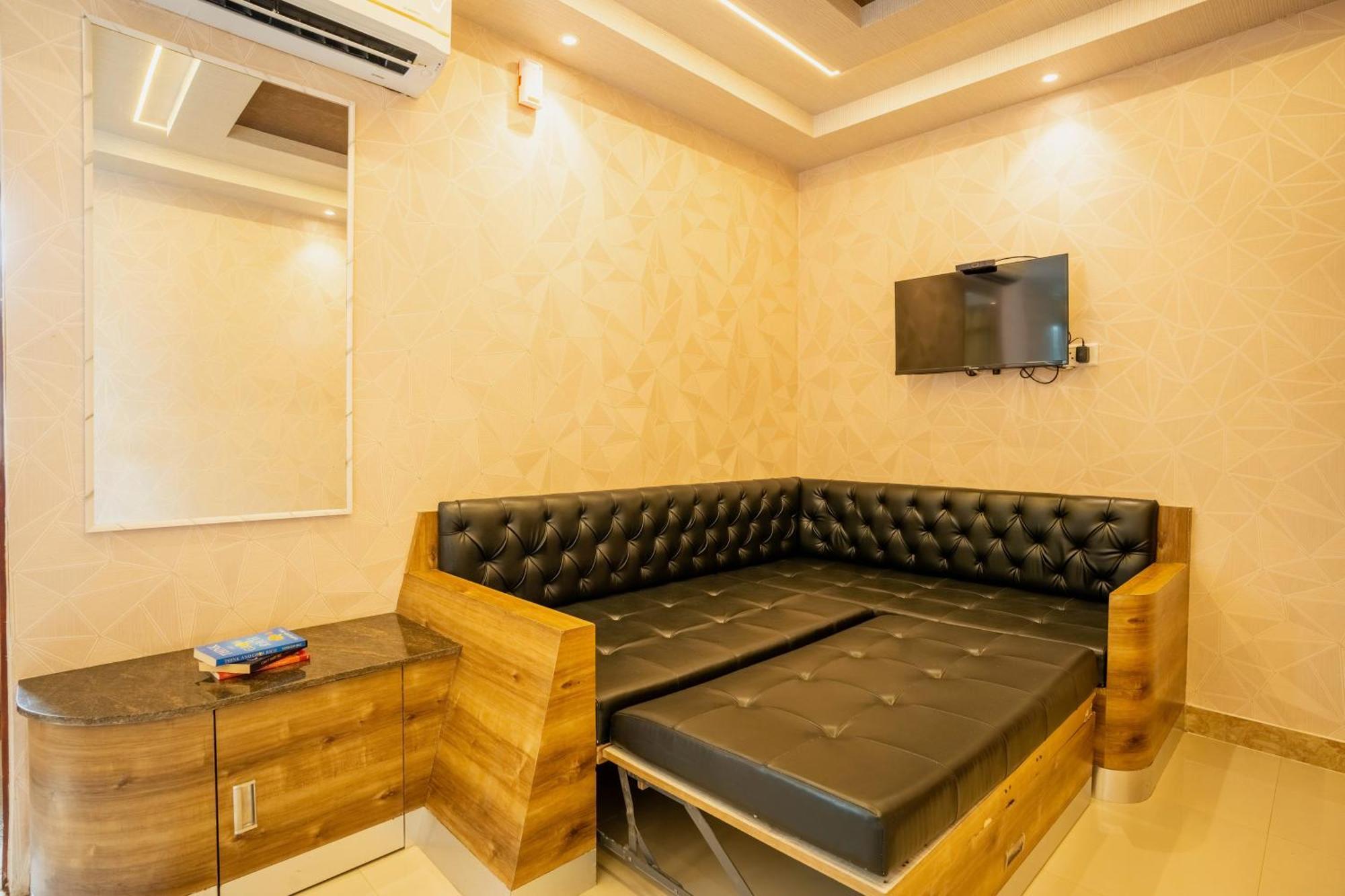 Hotel Seasons Koramangala 3*