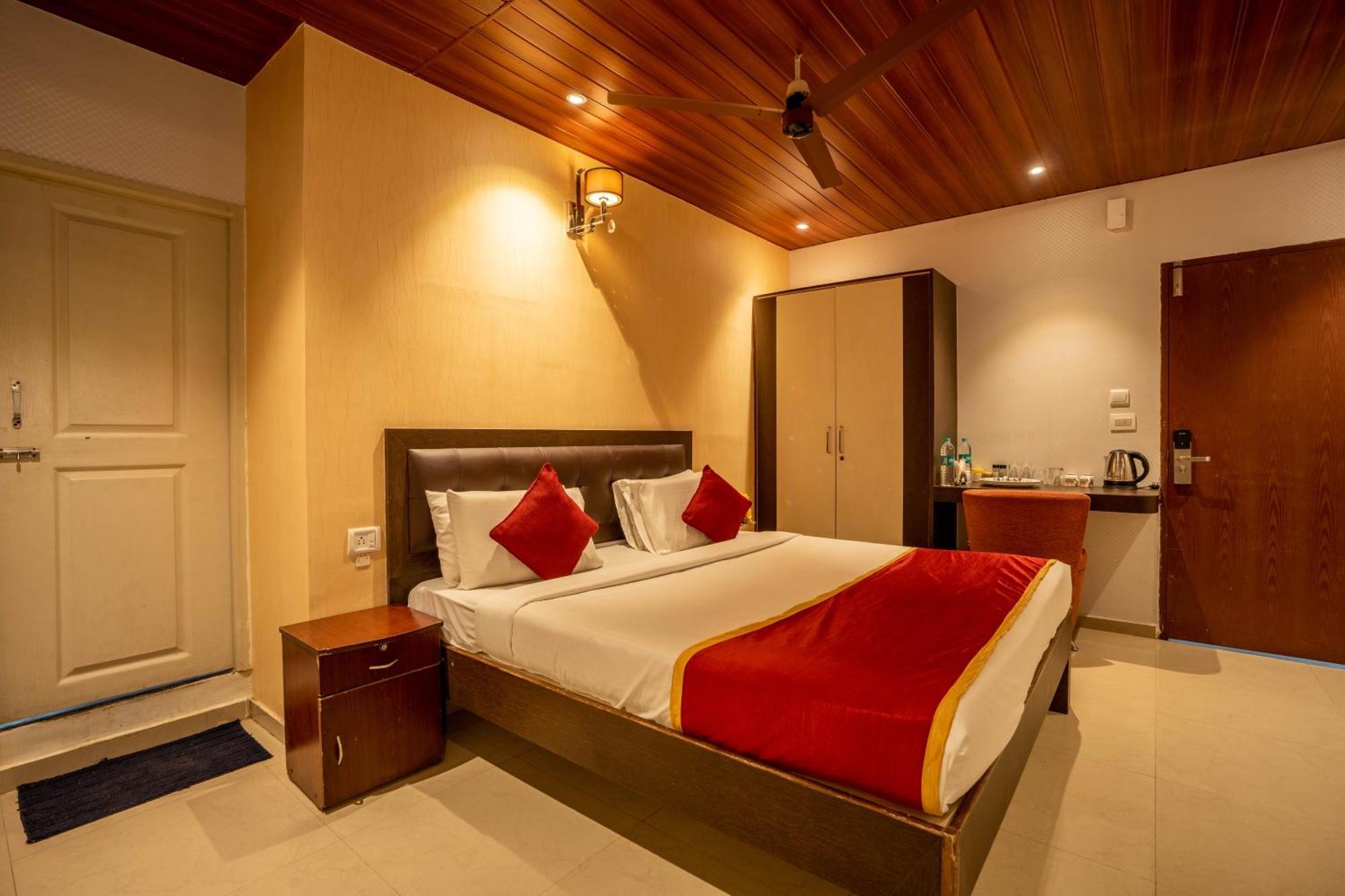 Seasons Koramangala 3* Bangalore