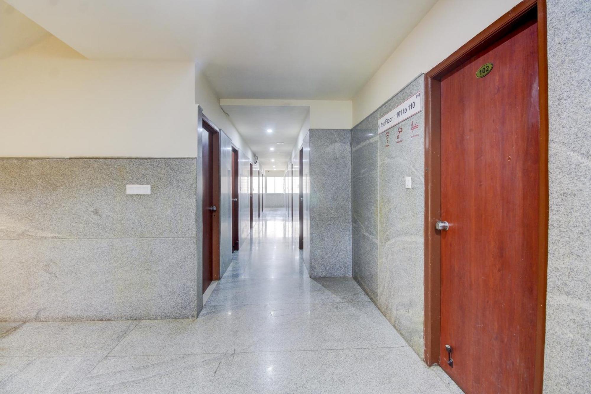 Super O Nar Comforts Near Ksr Railway Station 4*