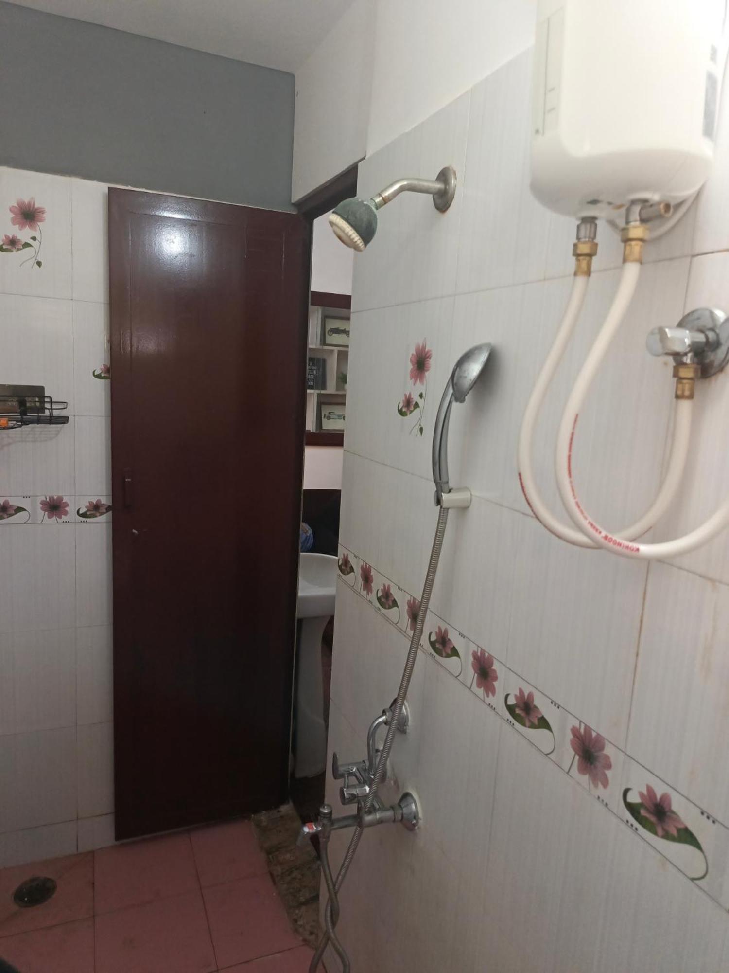Lloyd Guest house Bangalore