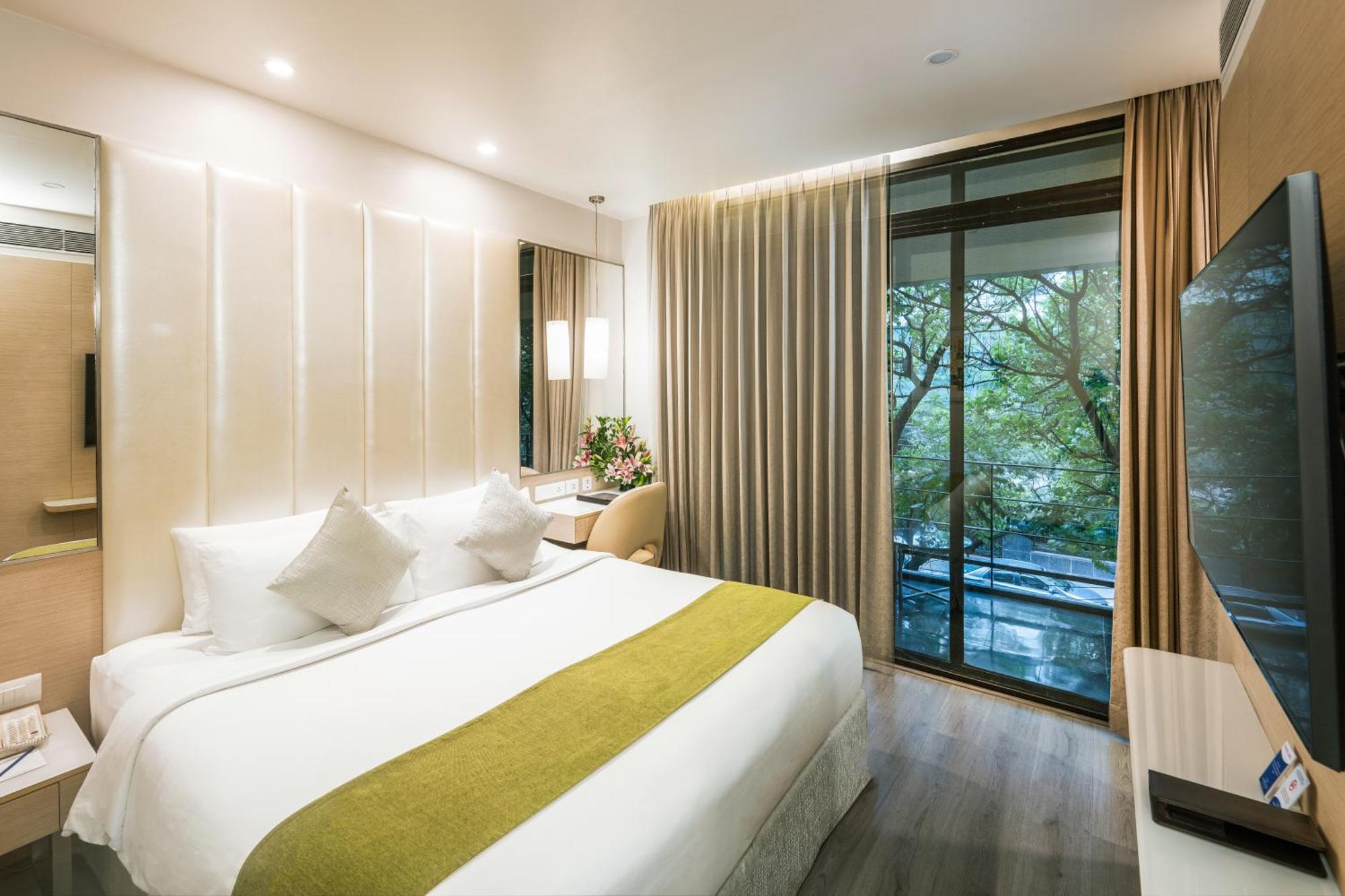 Hotel Sarovar Portico Outer Ring Road