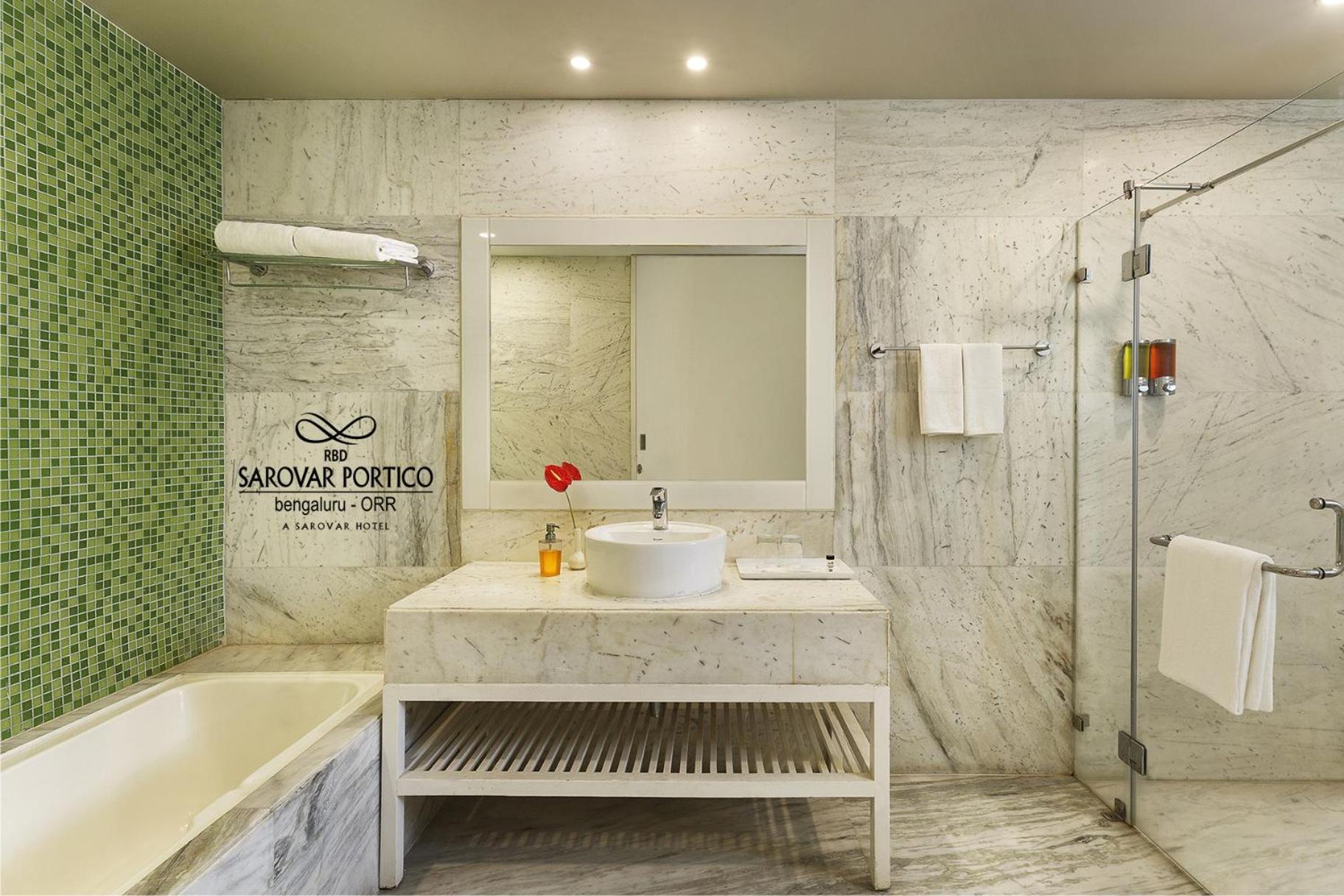 Hotel Sarovar Portico Outer Ring Road