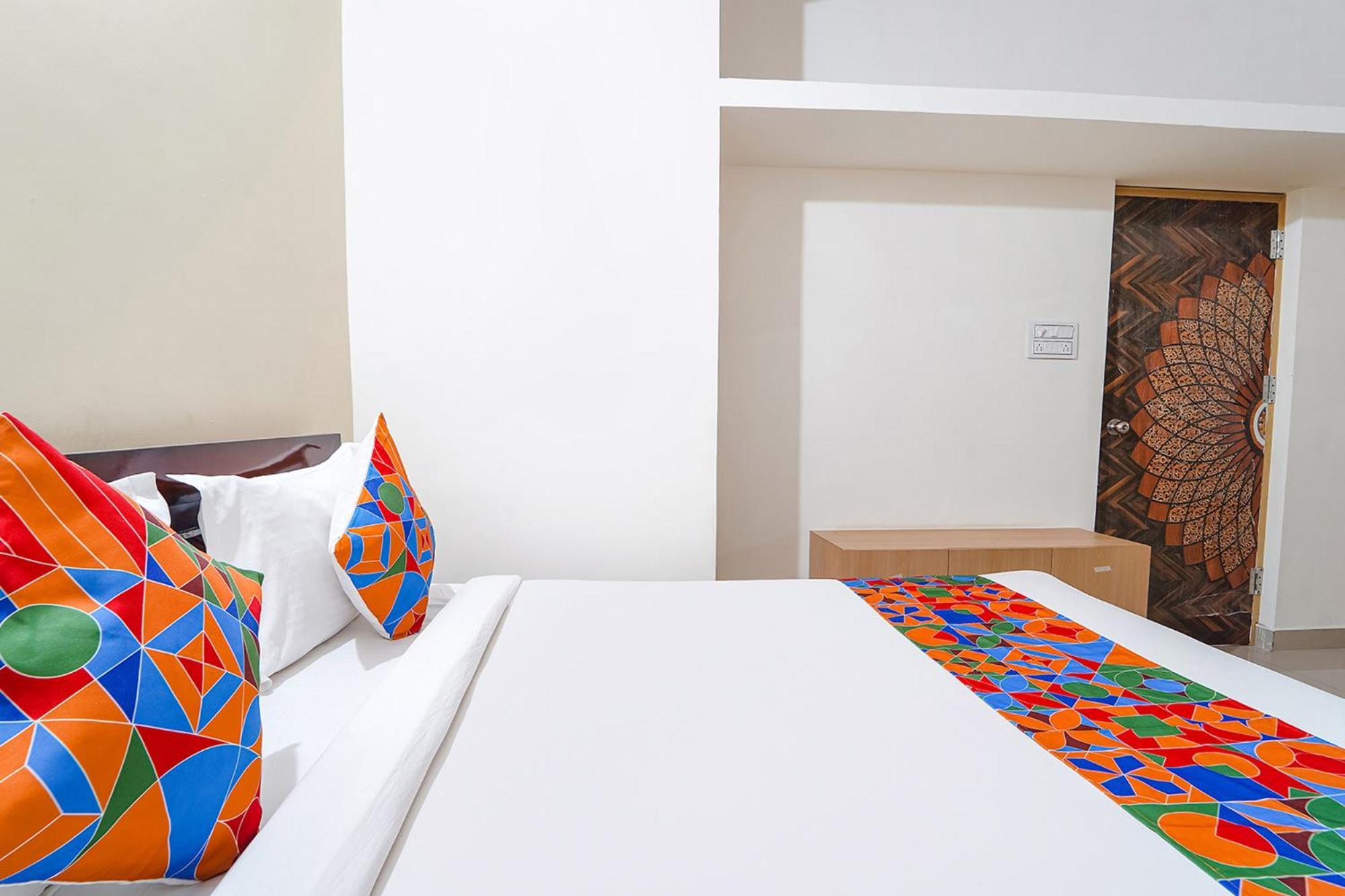 Hotel Collection O Ss 3*