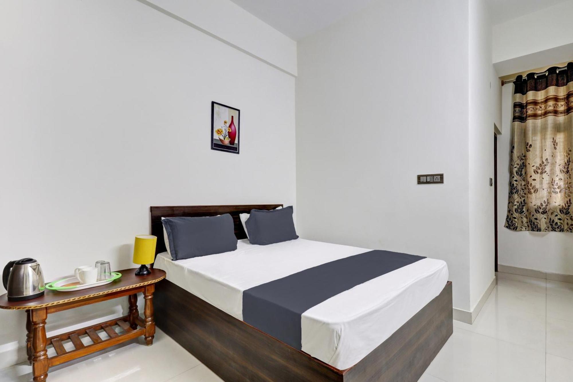 Hotel O J.k. & 4*
