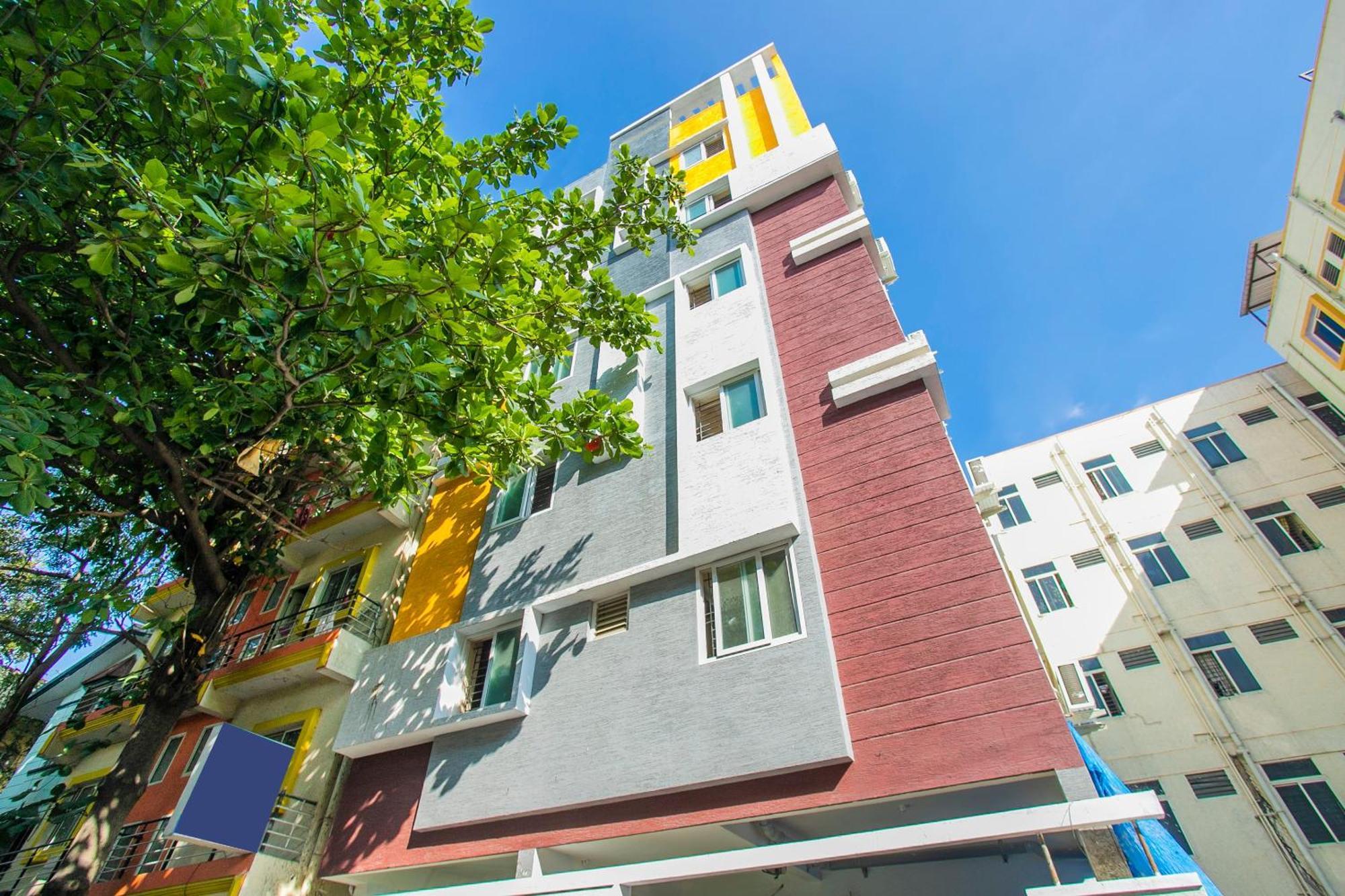 Hotel Varcity Emerald Near Ragigudda Sri Prasanna Anjaneyaswamy Temple 3*