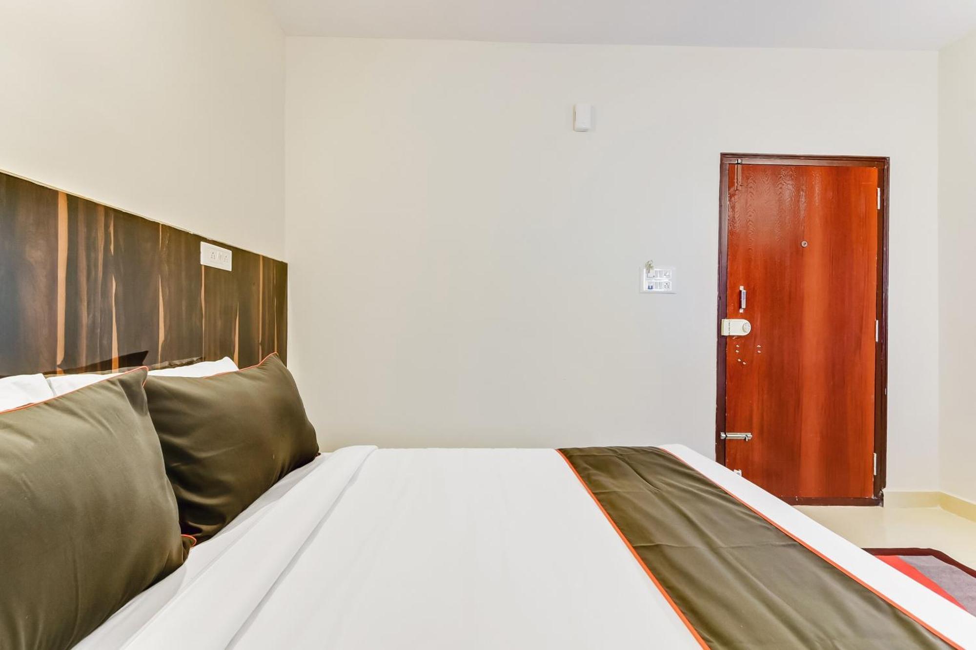 Collection O Vittala Comfort Near Ascendas Park Square Mall Bangalore