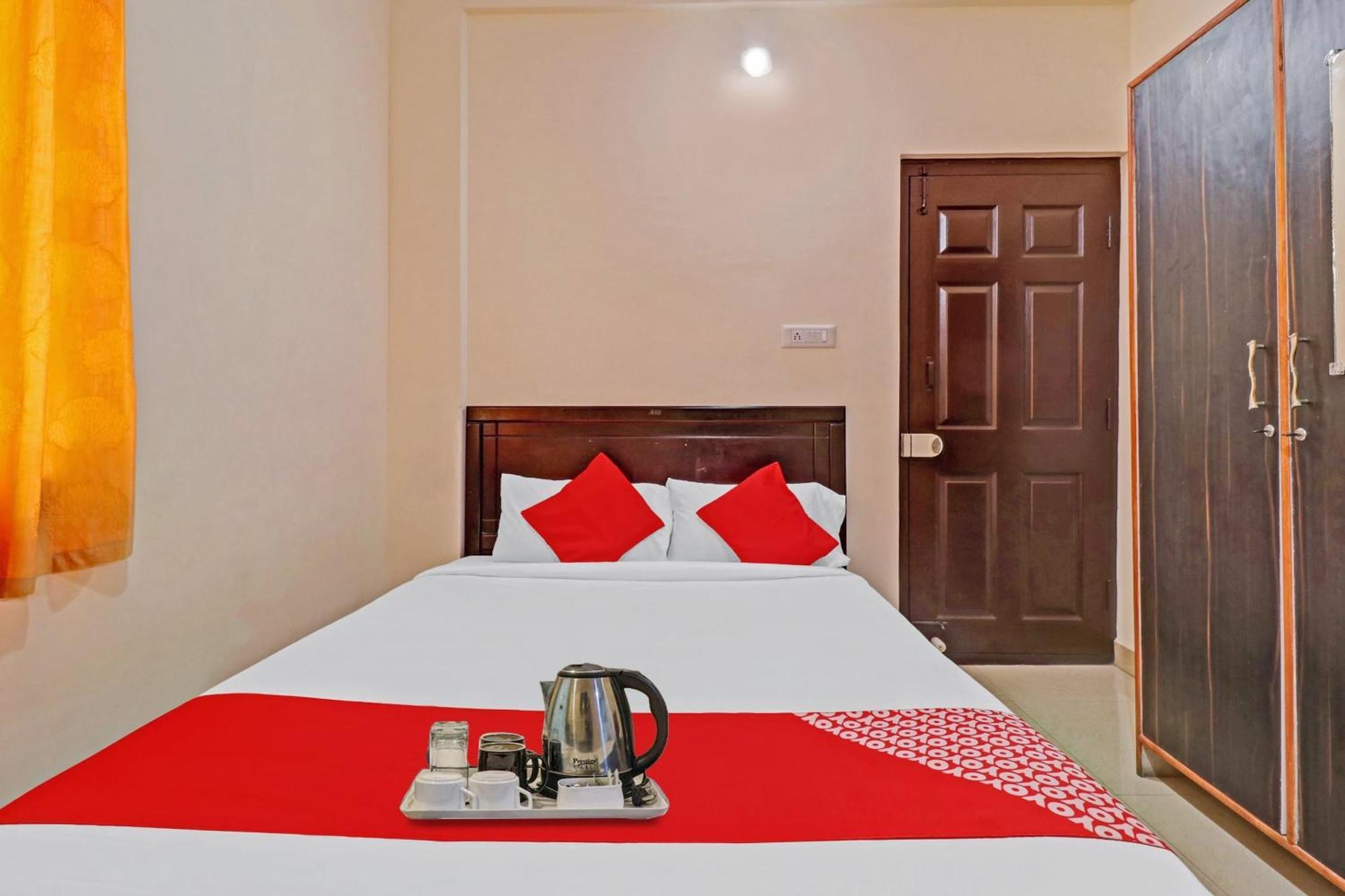 Super O Mn Residency Near Ragigudda Sri Prasanna Anjaneyaswamy Temple Hotel 3*