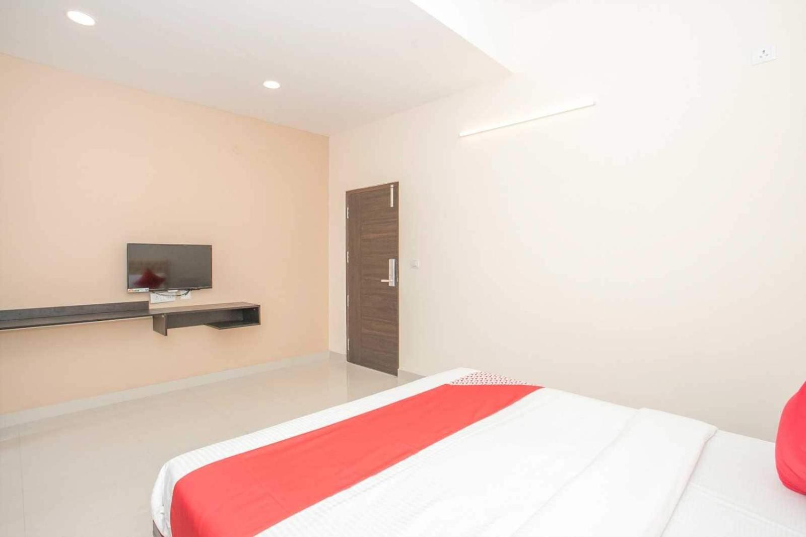 Townhouse Leela Park Hbr Layout Hotel 4*