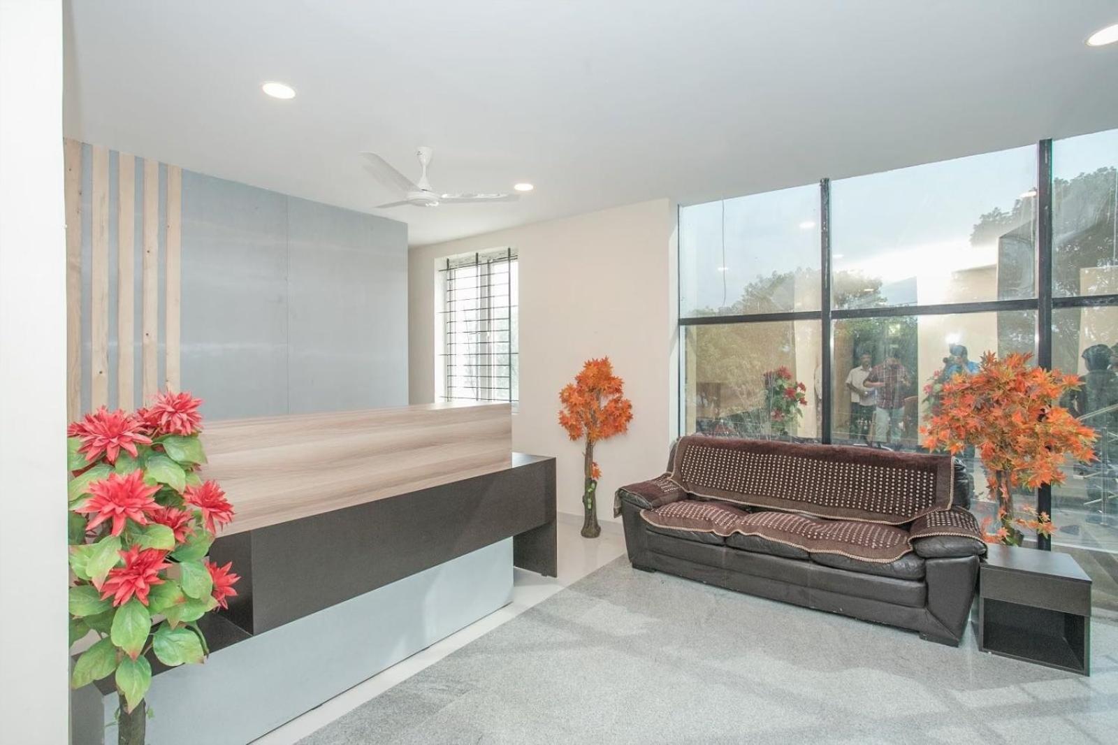 Townhouse Leela Park Hbr Layout Hotel 4*