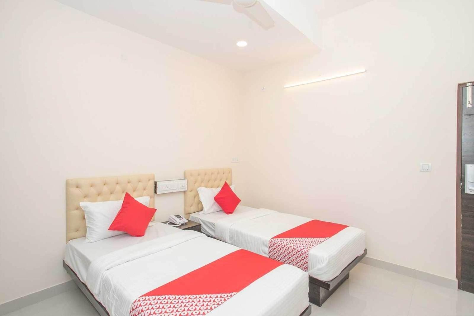 Hotel Townhouse Leela Park Hbr Layout Bangalore