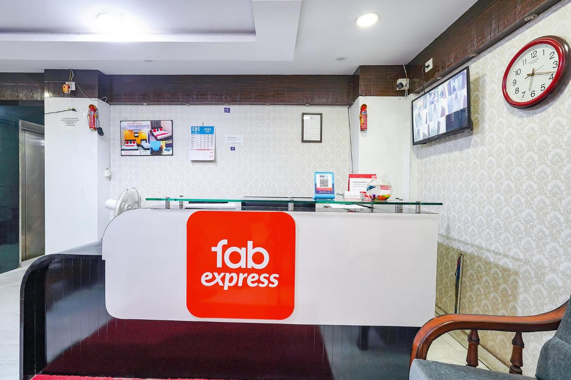 Fabexpress Century Gardens Hotel 3*
