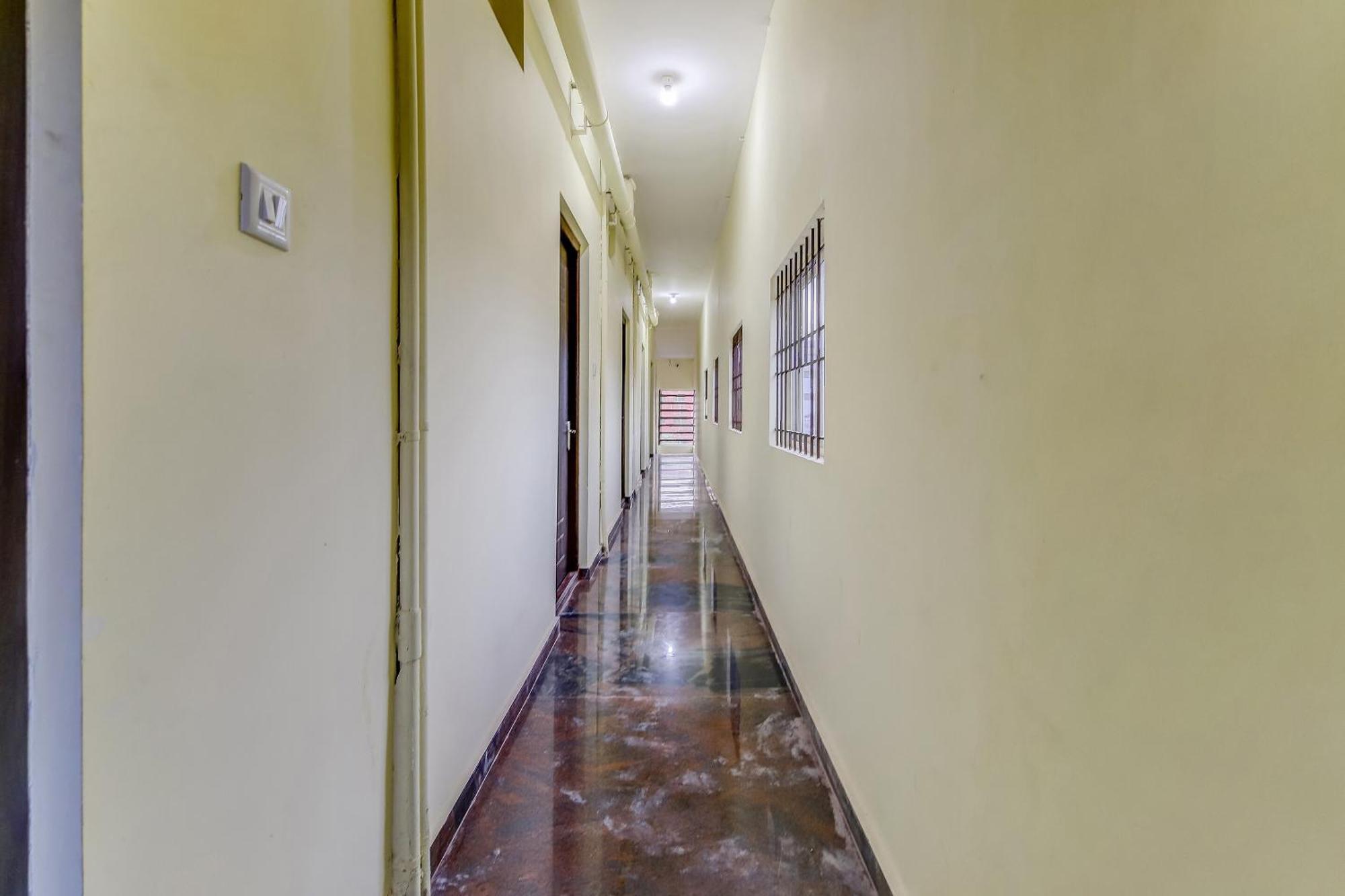 Oyo Royal King Hotel Bangalore