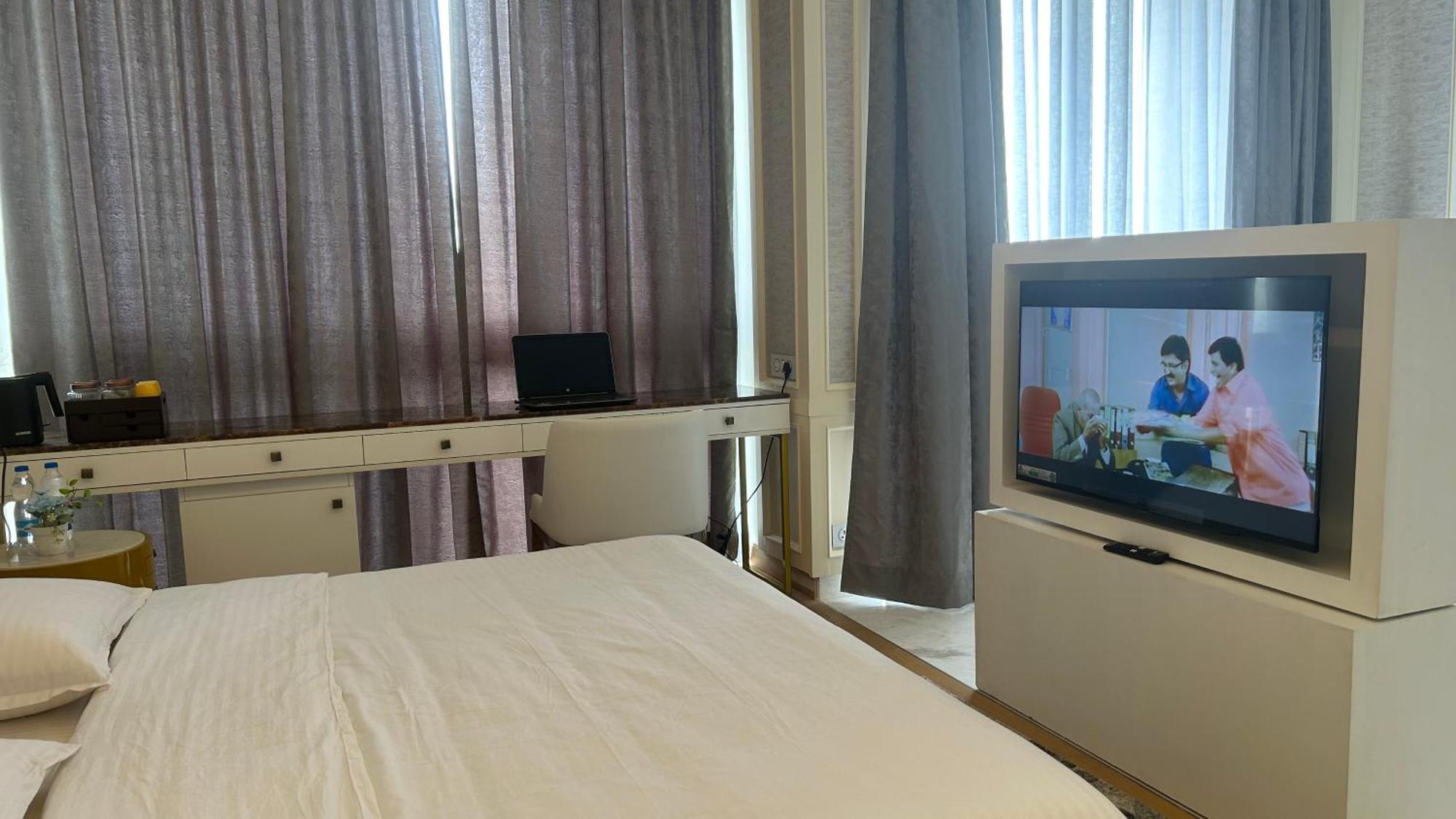 Luxury Leela Apartment, Near Airport,manyata Tech Park