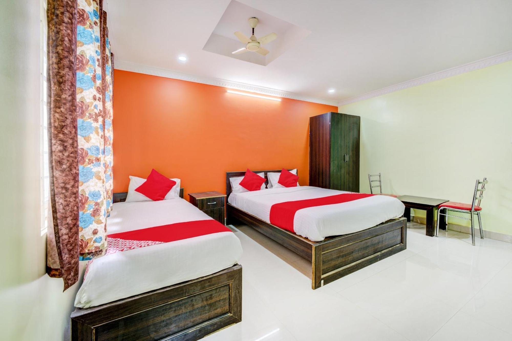 Hotel Oyo Flagship 76521 Manan Paradise 3*