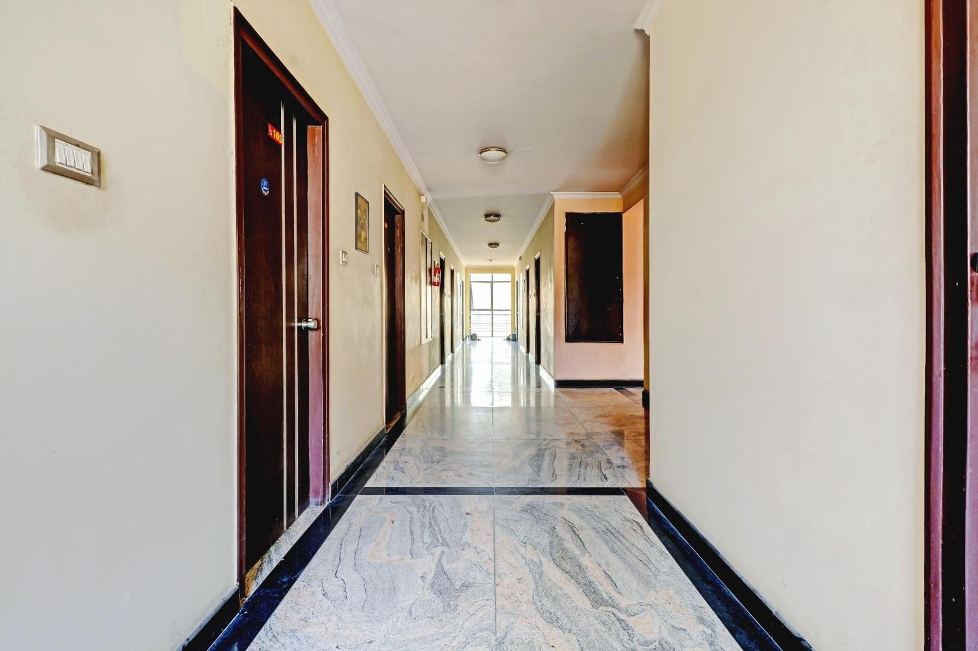 O Flagship 79381 Dm Residency Near Goraguntepalya Metro Station Hotel 3*