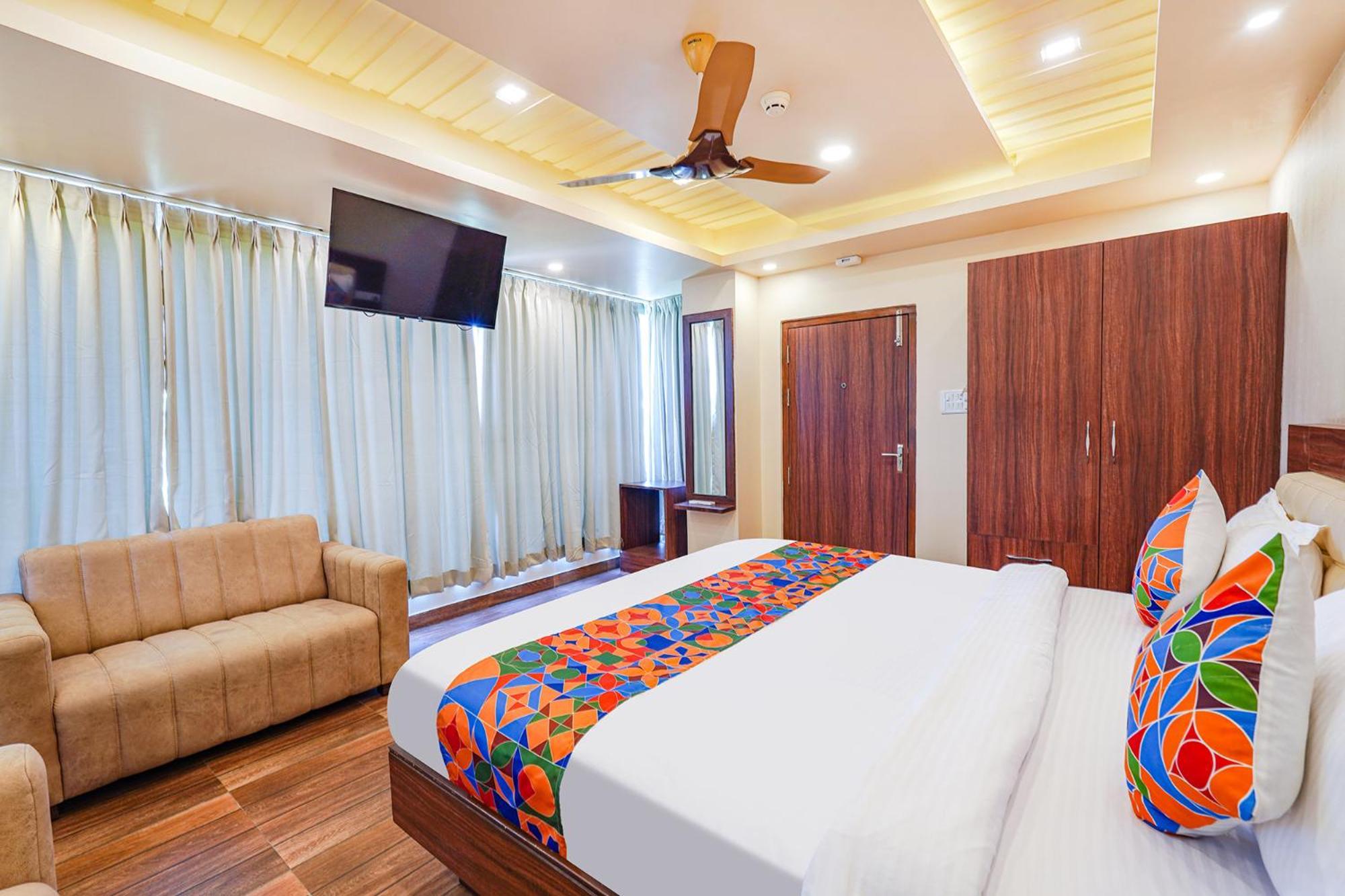 Fabhotel Grand Falcon 3*