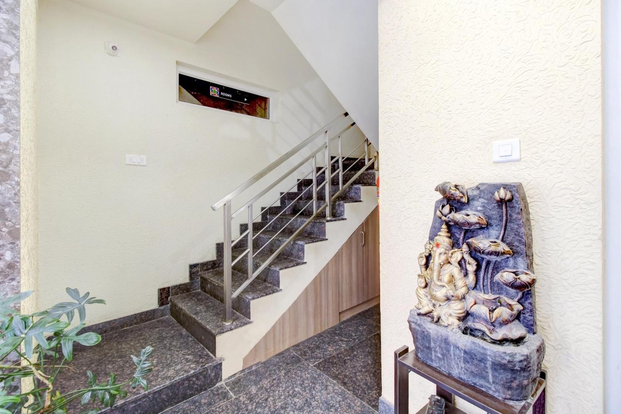 Hotel O Emara Boutique Nearby Koramangala Forum Mall 4*