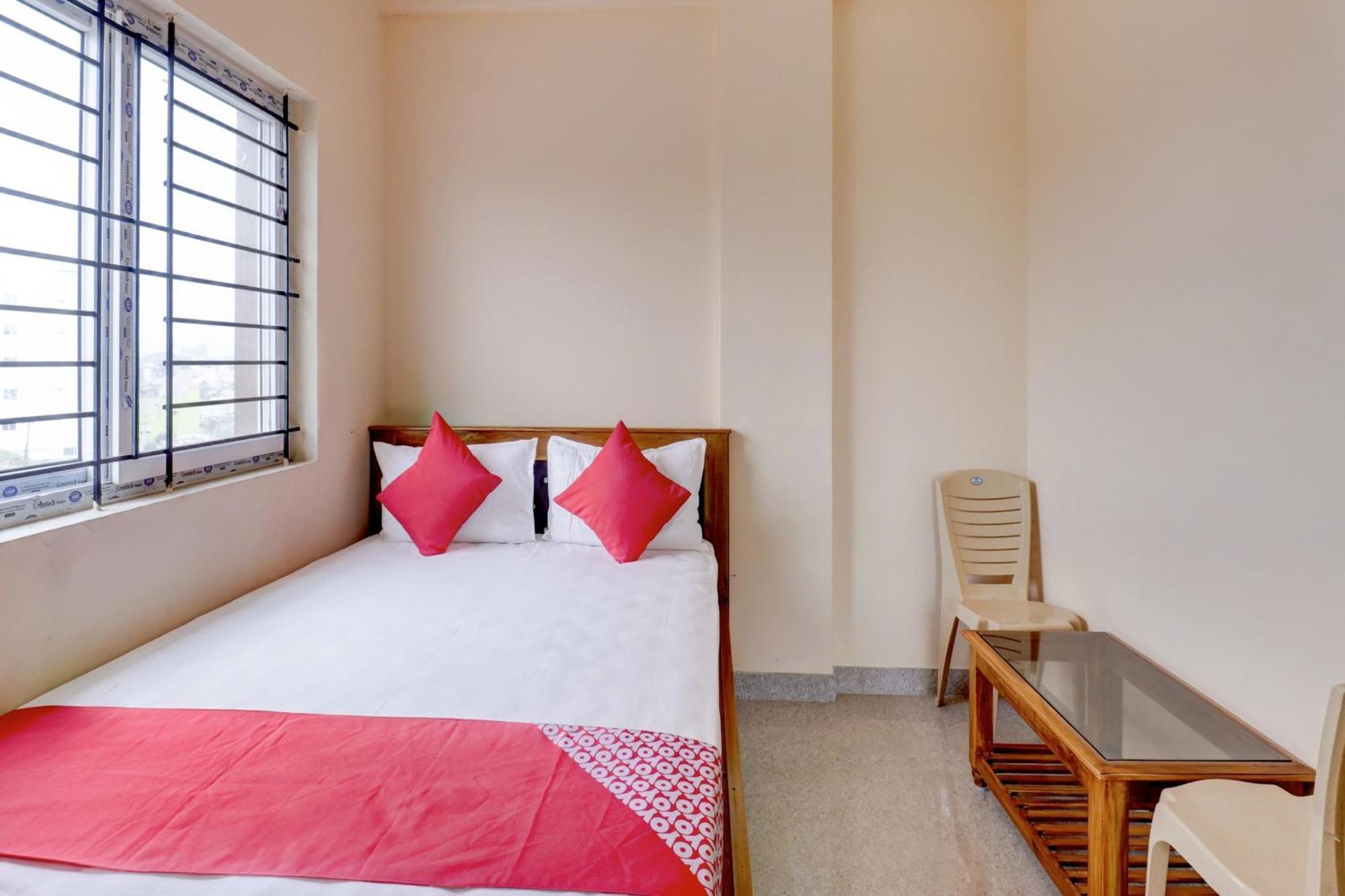 Hotel Oyo Flagship Golden Treasury 3*