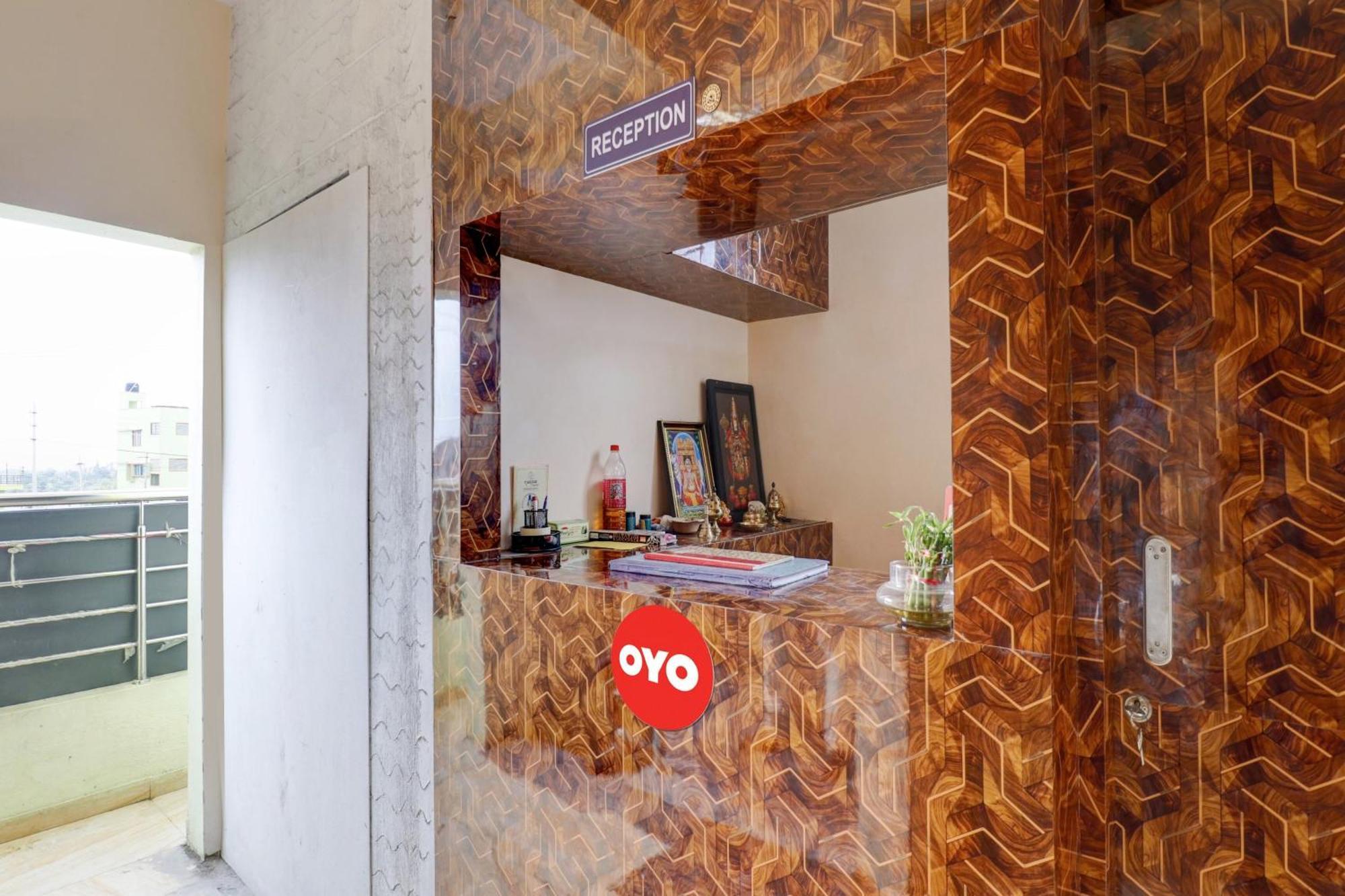 Hotel Oyo Flagship Golden Treasury Bangalore