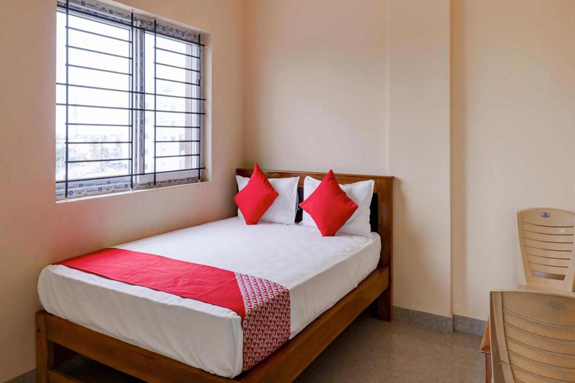 Oyo Flagship Golden Treasury 3* Bangalore