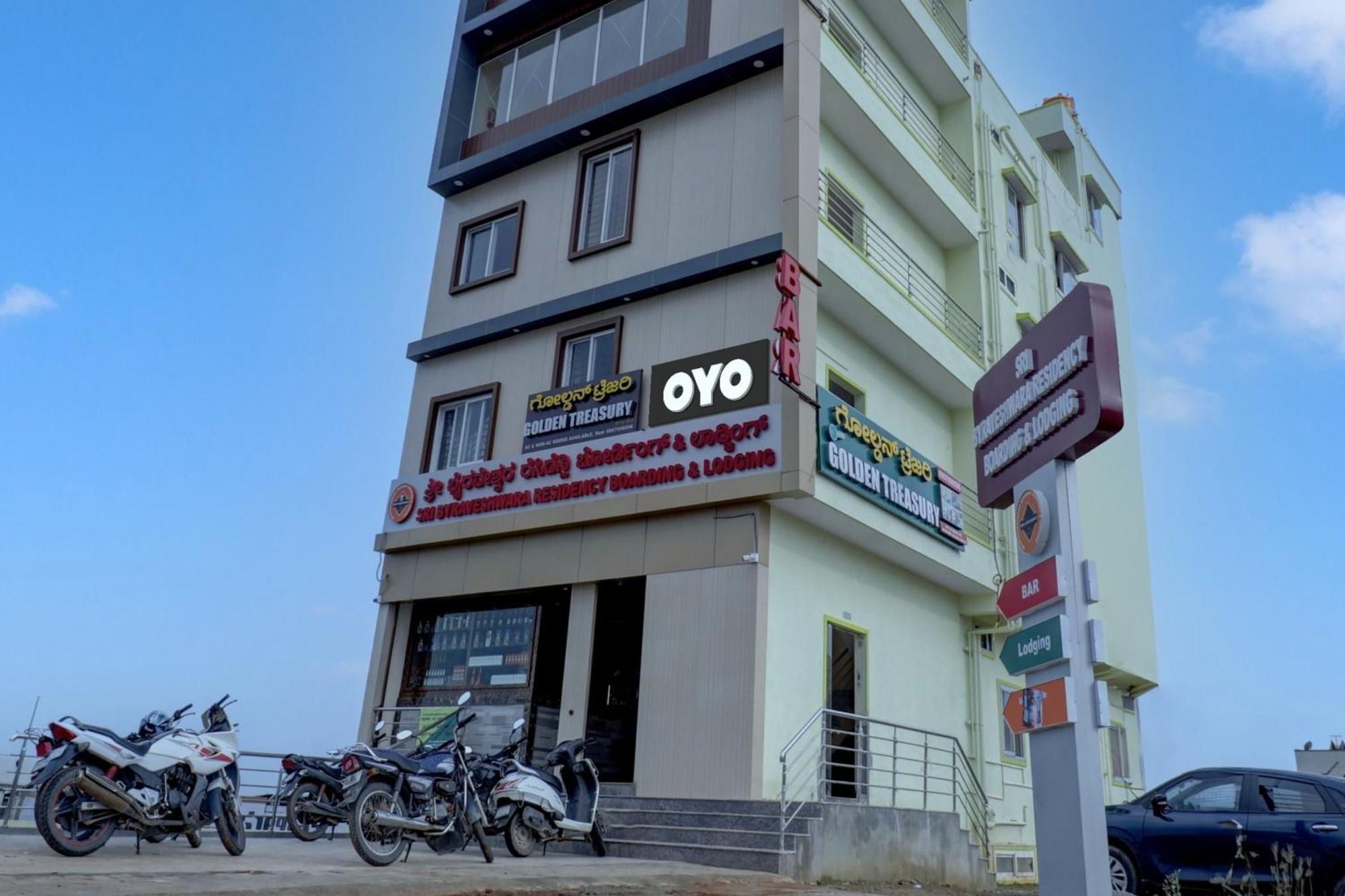 Oyo Flagship Golden Treasury Hotel 3*