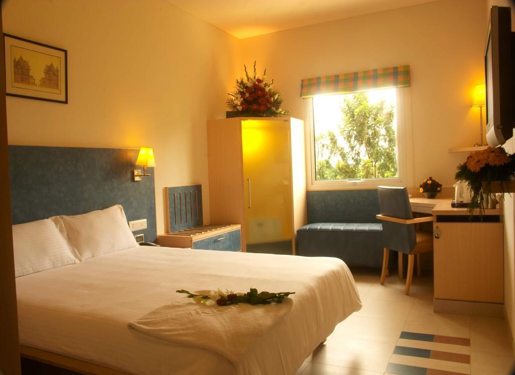 Radha Hometel Hotel 3*