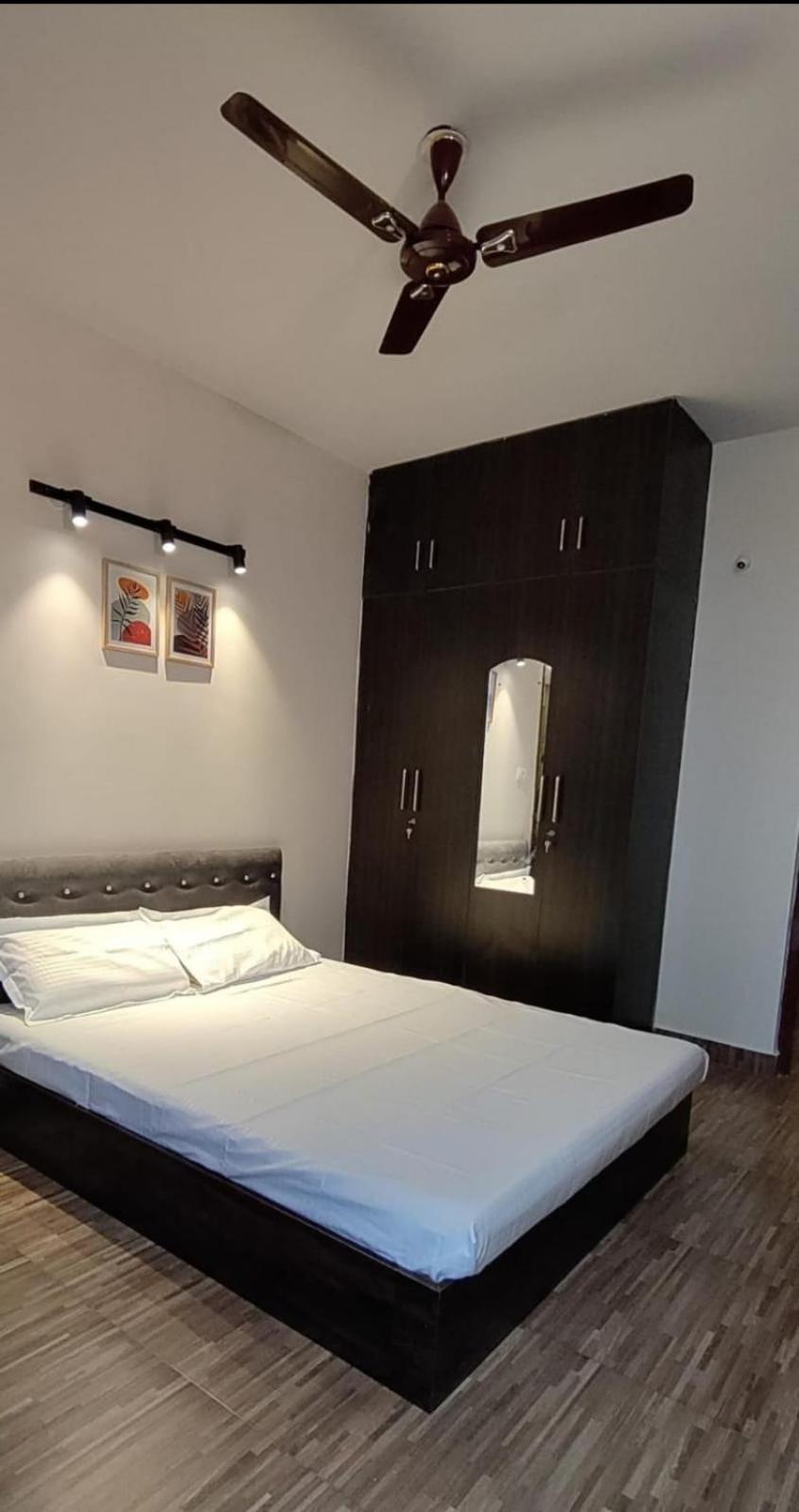 Apartment Snooze Living Santorini Ac In Master Bangalore
