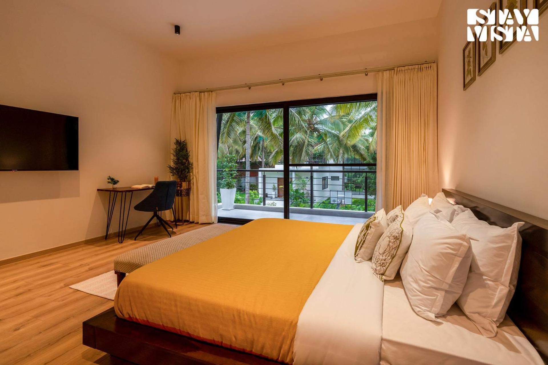 Stayvista At M With Breakfast Included *