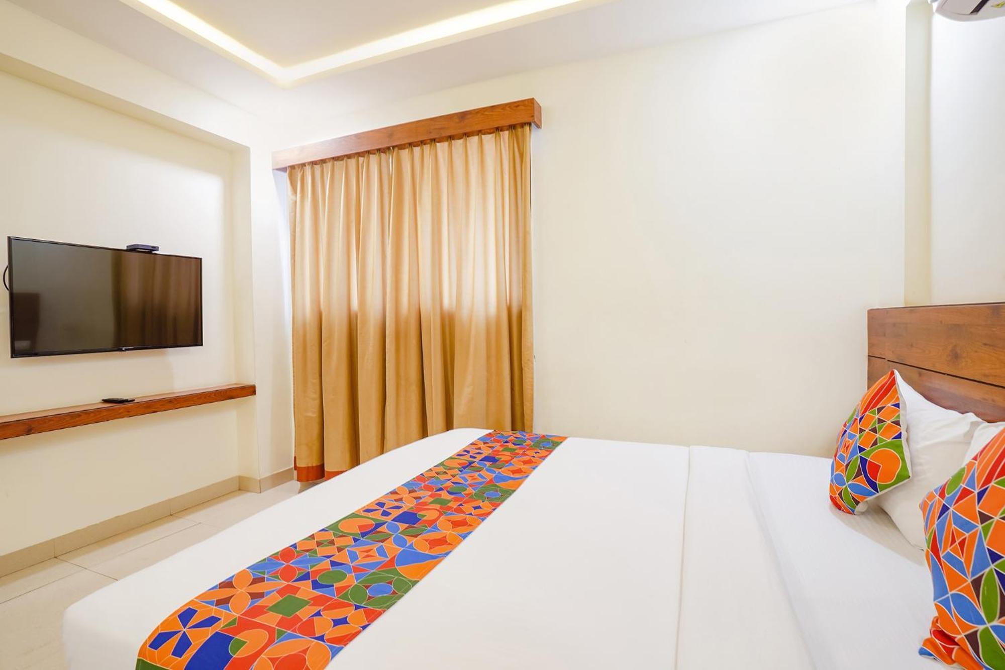 Hotel Fabhotel Savi - Nr Mantri Square Mall 3*