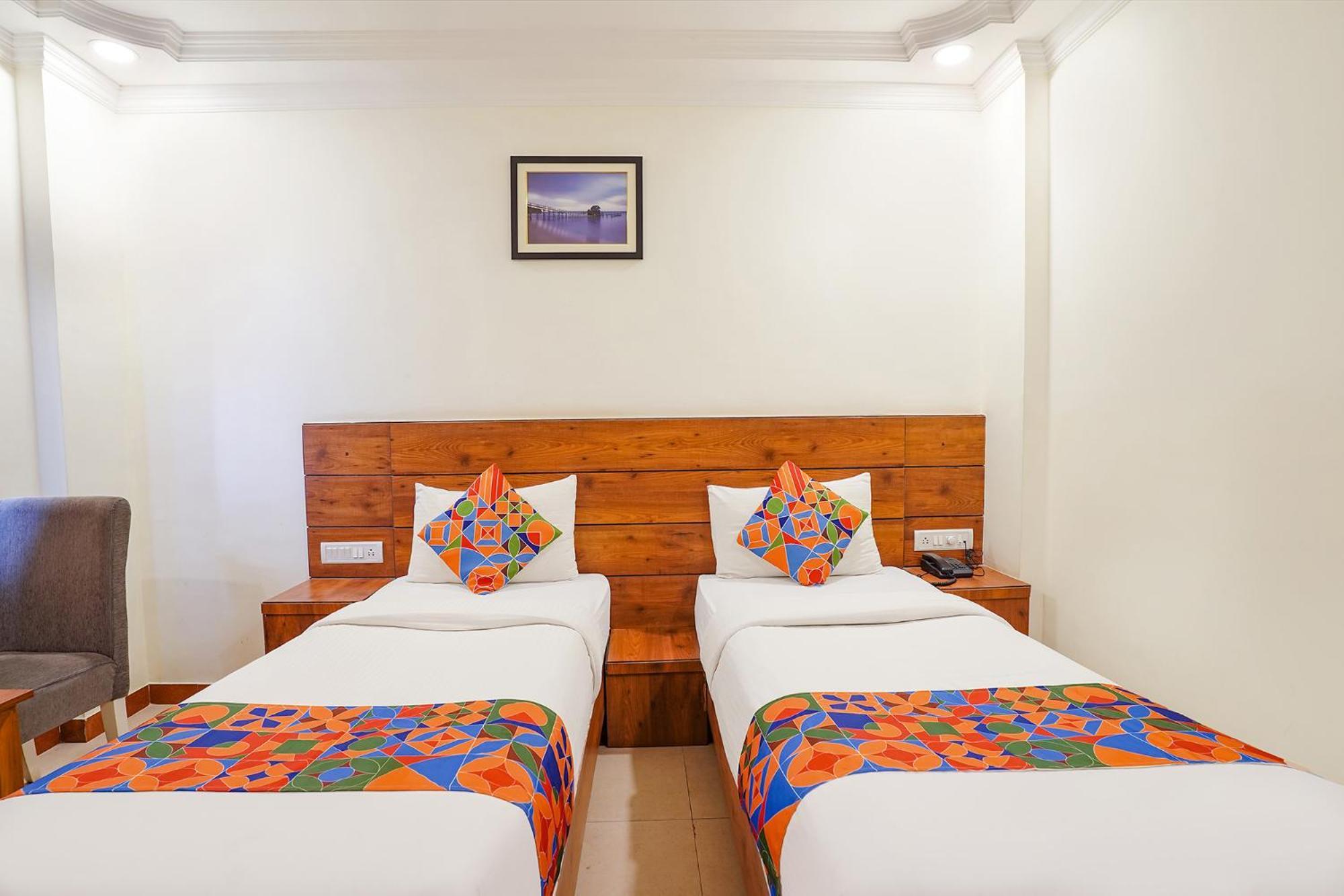 Fabhotel Savi - Nr Mantri Square Mall 3*