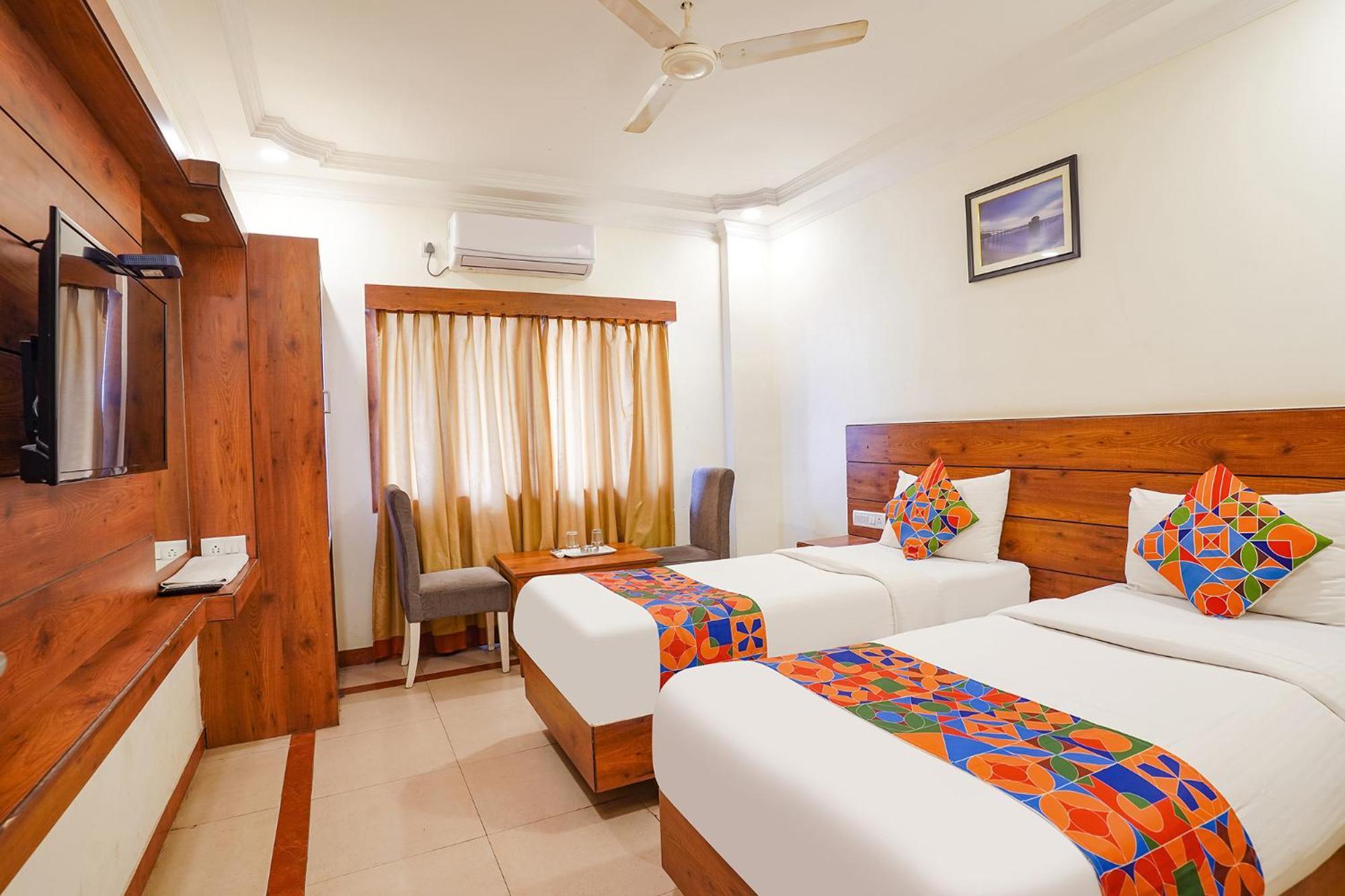 Hotel Fabhotel Savi - Nr Mantri Square Mall 3*